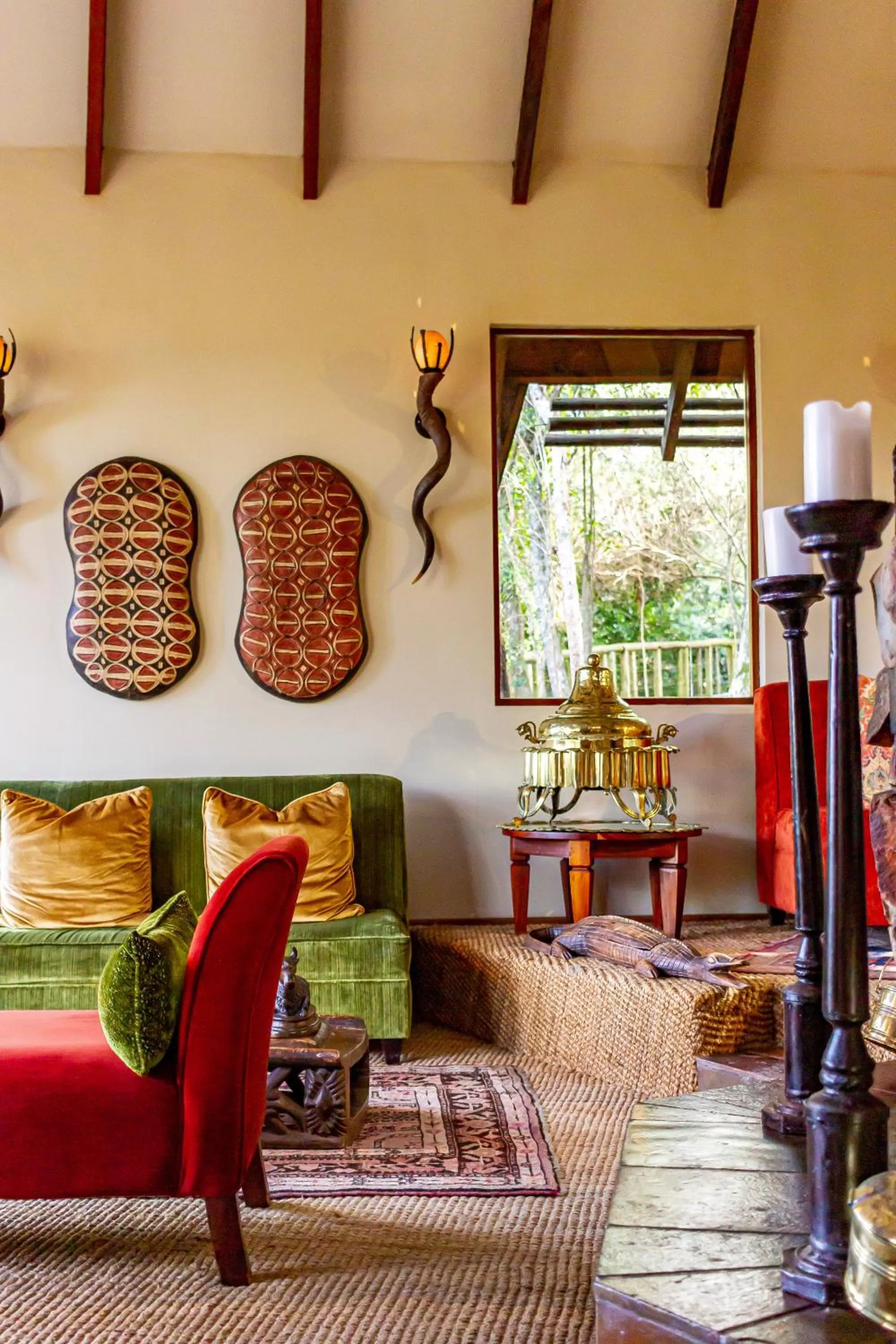Living room in Tsala Treetop Lodge