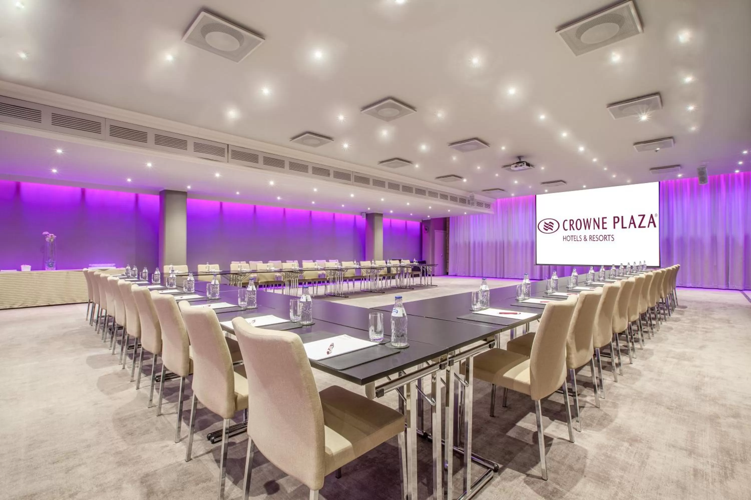 Meeting/conference room in Crowne Plaza Helsinki - Hesperia by IHG