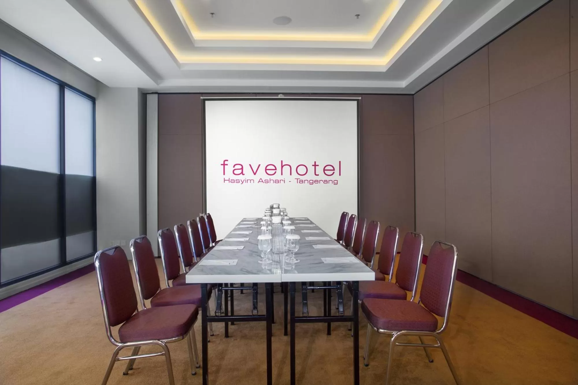 Meeting/conference room in favehotel Hasyim Ashari Tangerang