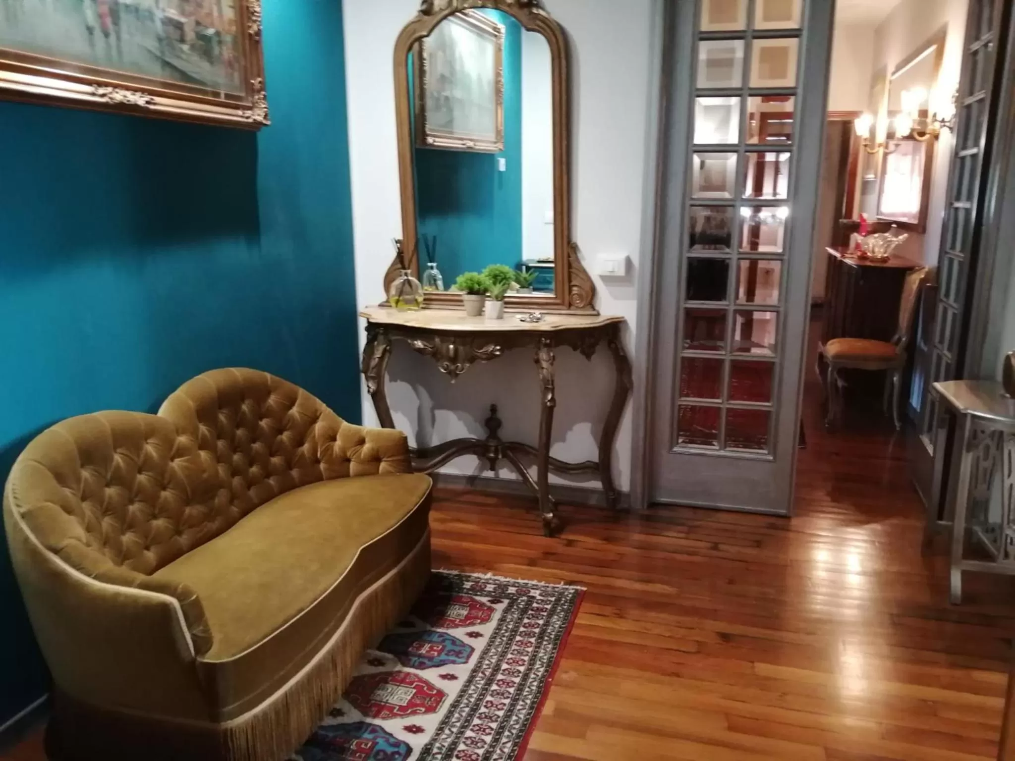 Seating Area in Sopra Le Poste