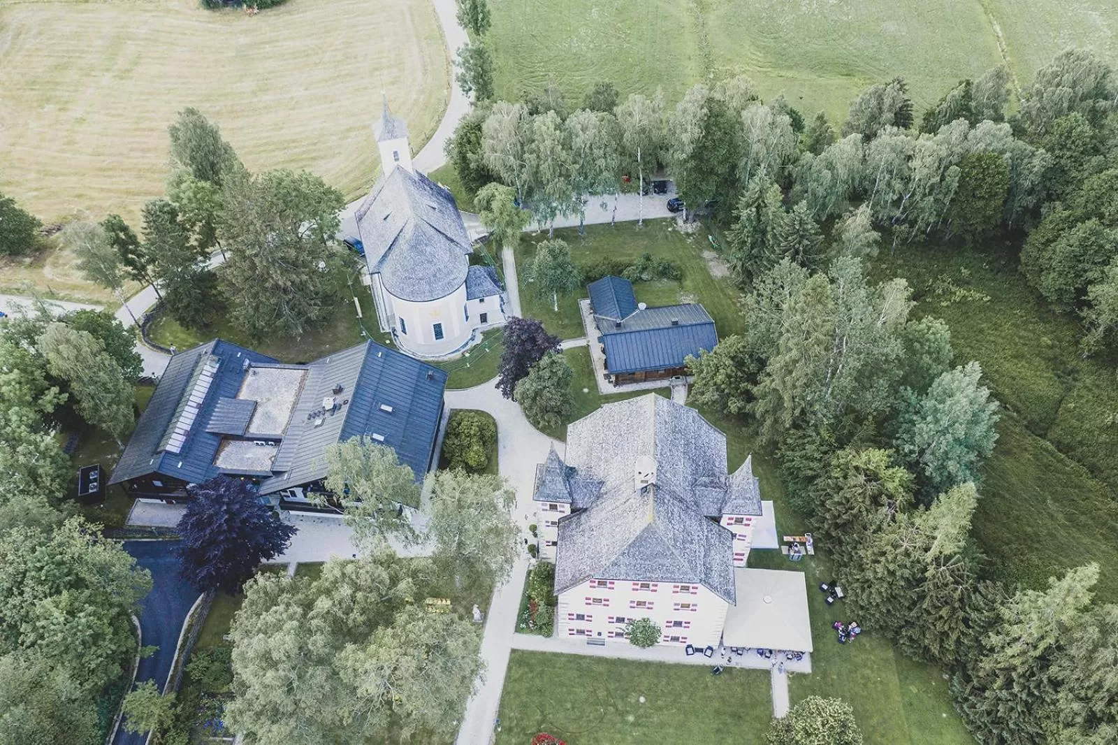 Property building in Schloss Prielau Hotel & Restaurants