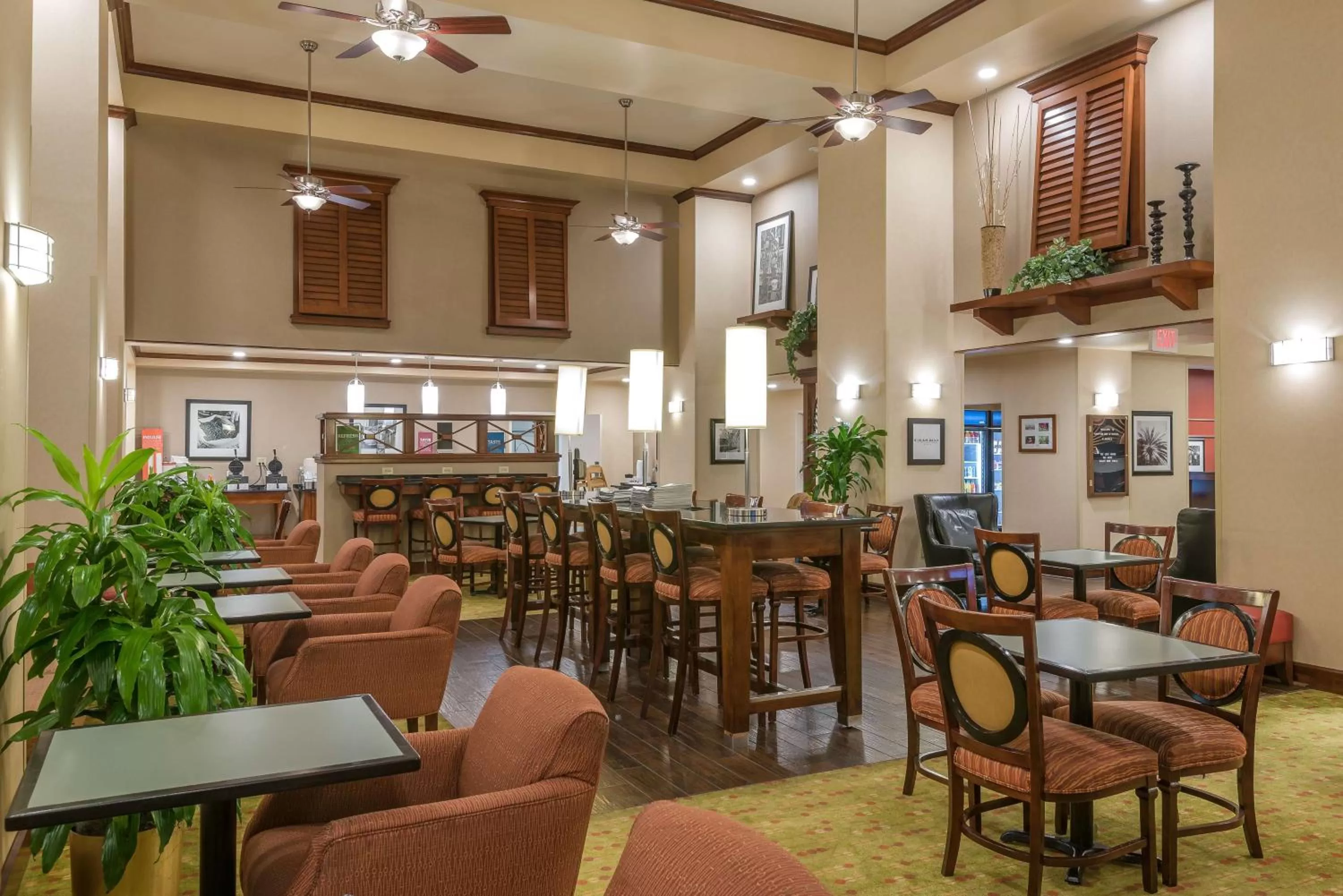 Dining area in Hampton Inn & Suites Florence-North-I-95