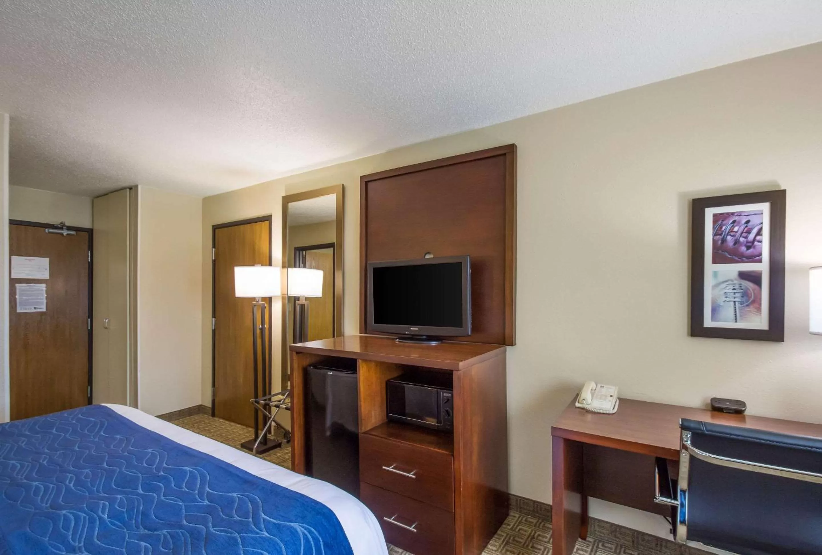 King Room - Non-Smoking in Comfort Inn Green Bay