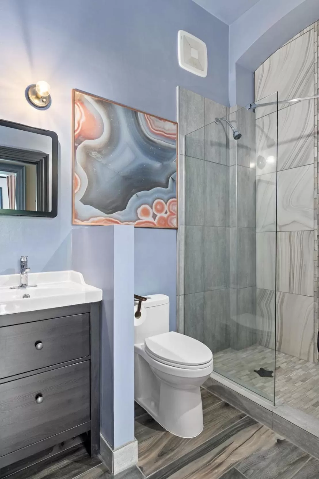 Shower in The Wesley Walla Walla