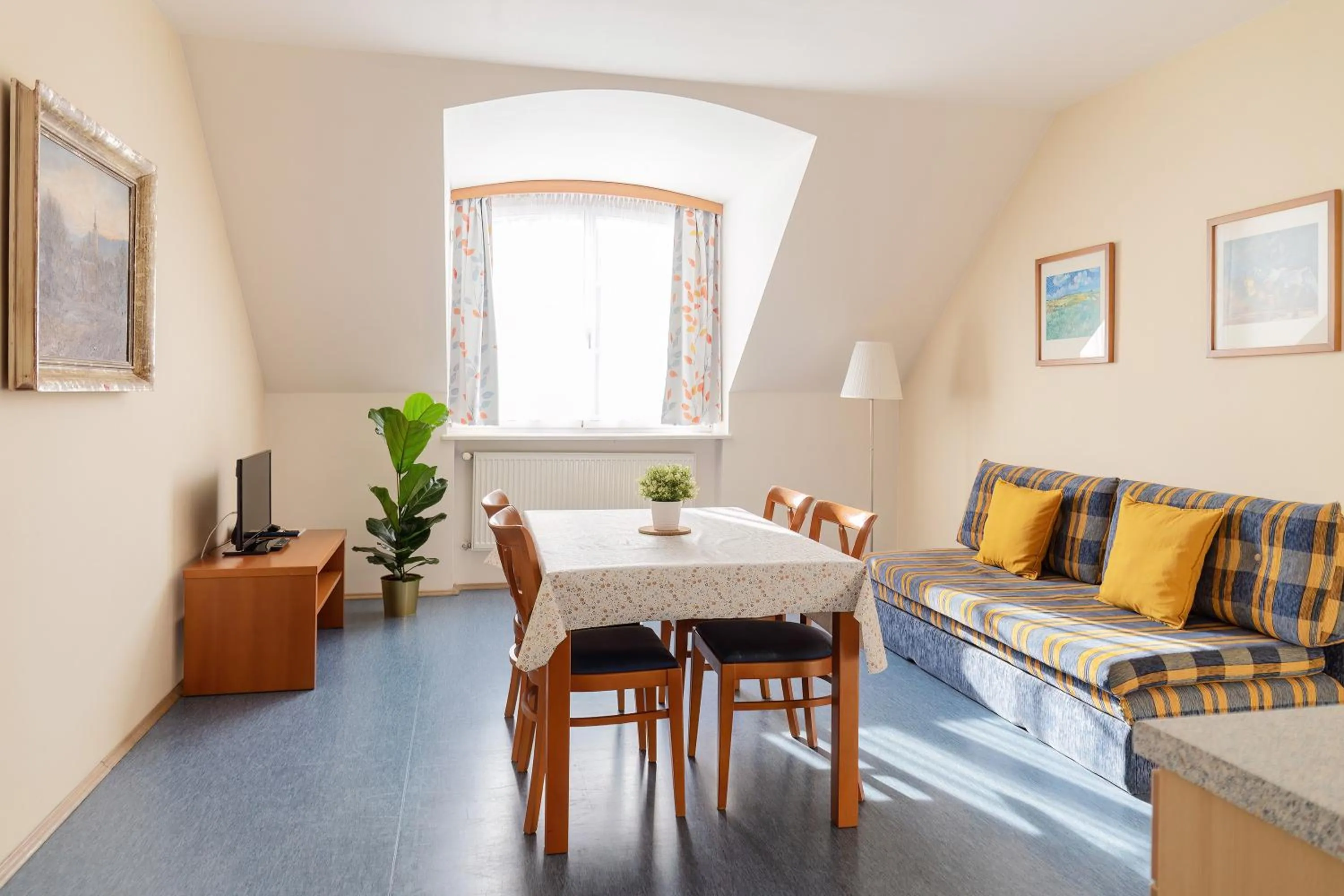 Seating area in Sibelius Apartments