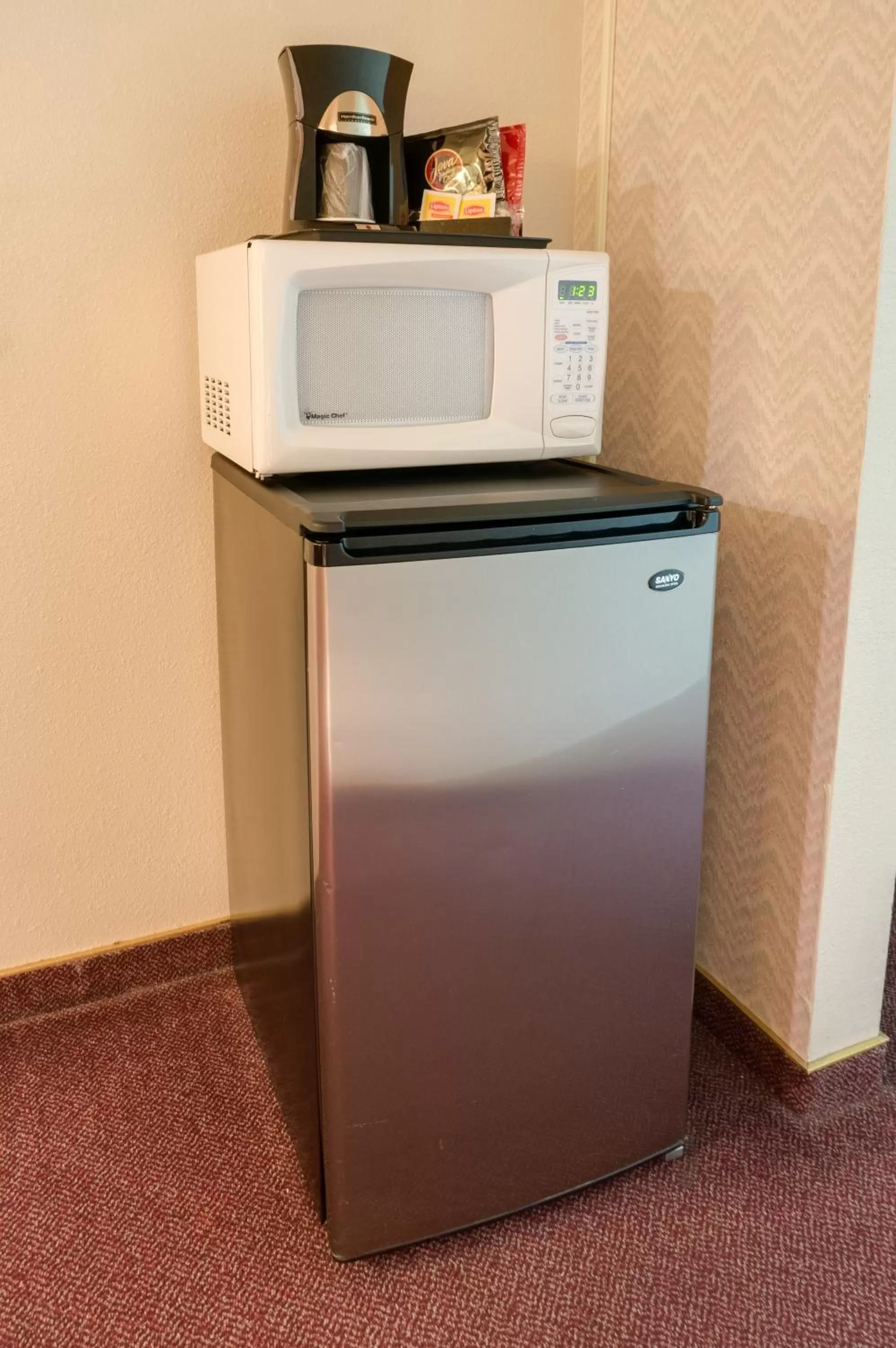 Coffee/tea facilities in GuestHouse Inn Fife