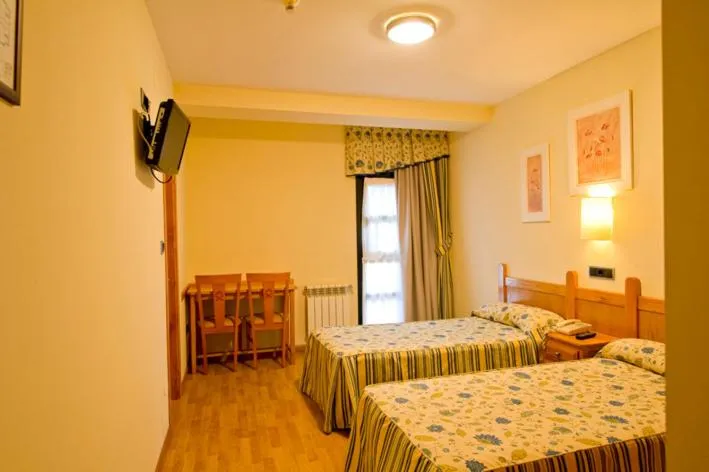 Photo of the whole room, Bed in Hotel Restaurante La Casilla