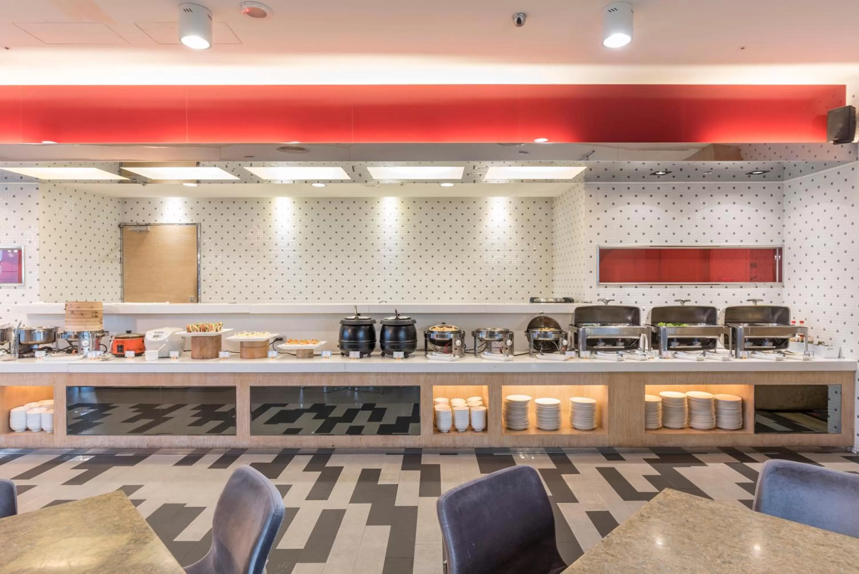 Restaurant/places to eat in Beacon Hotel