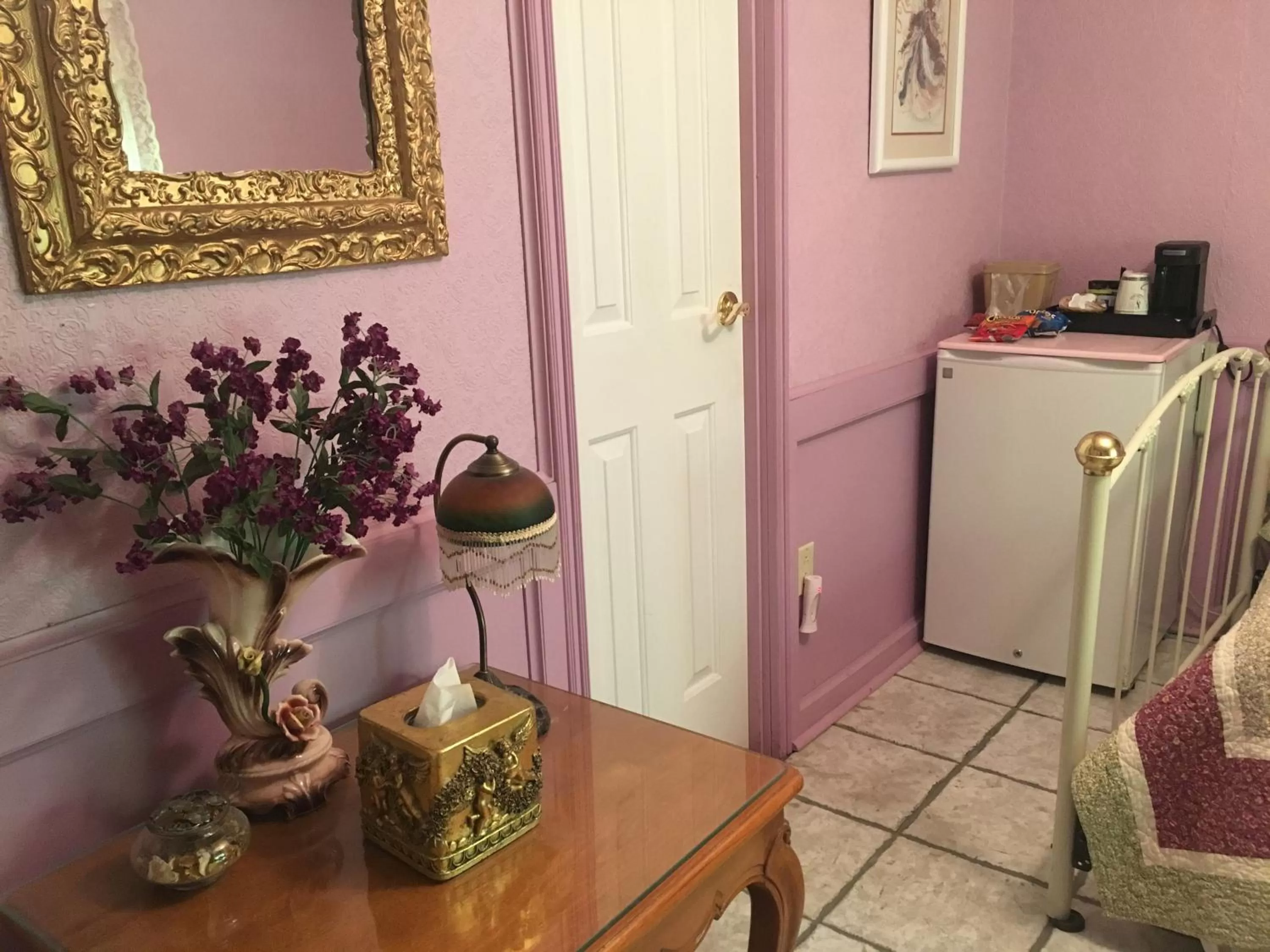 Coffee/tea facilities in Shady Lady Bed and Breakfast