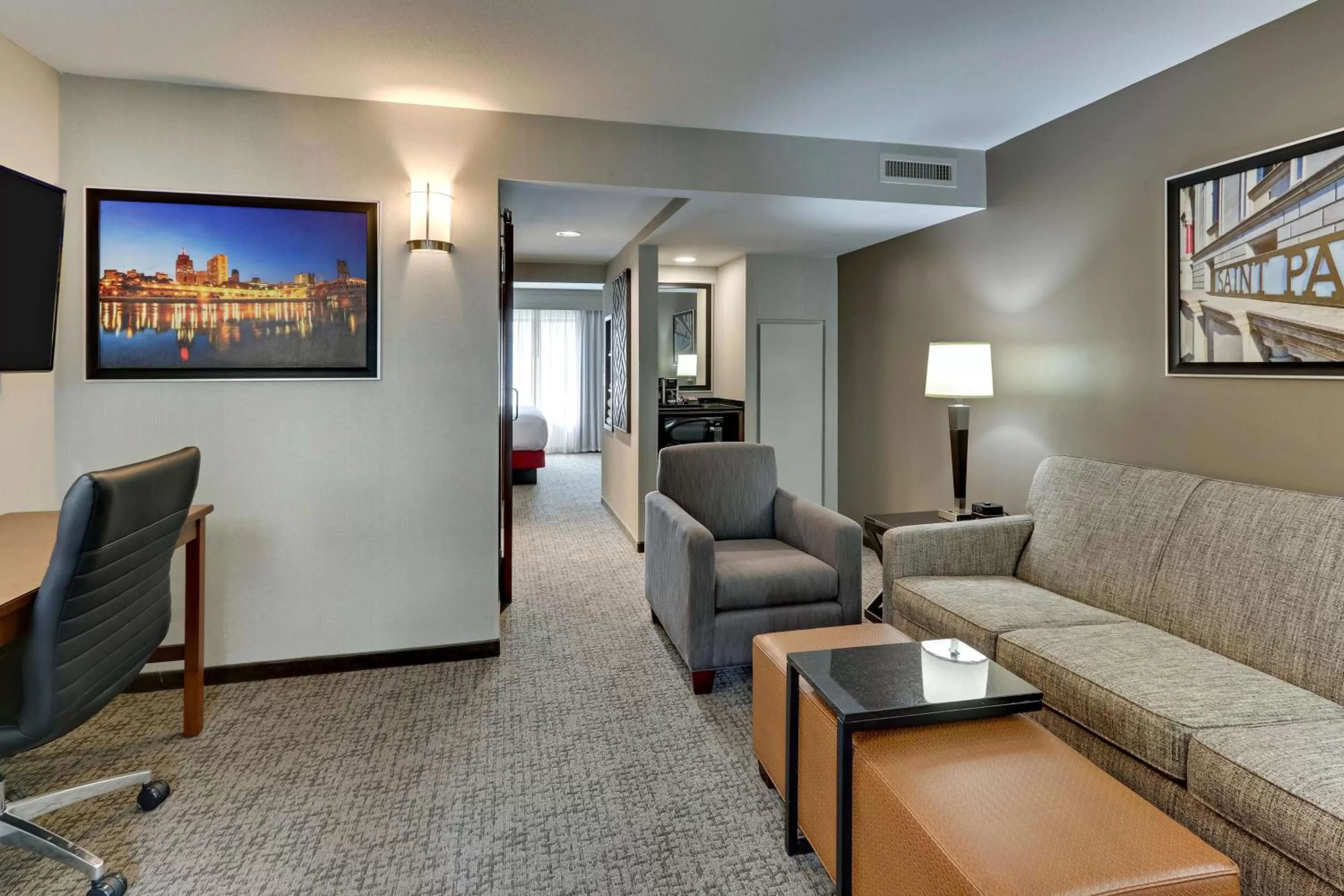 Superior King Suite in Drury Plaza Hotel St. Paul Downtown