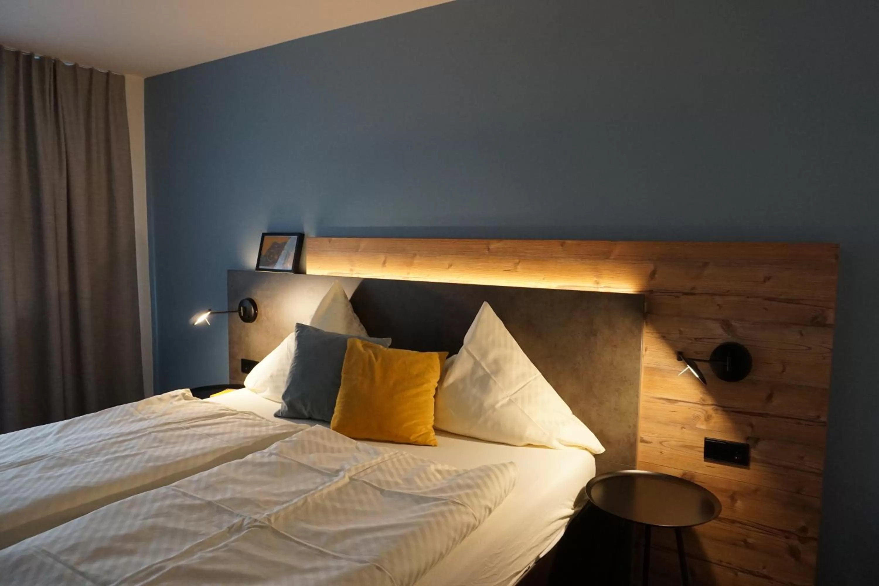 Bed in Hotel & Weinhaus Zum Schwarzen Bären