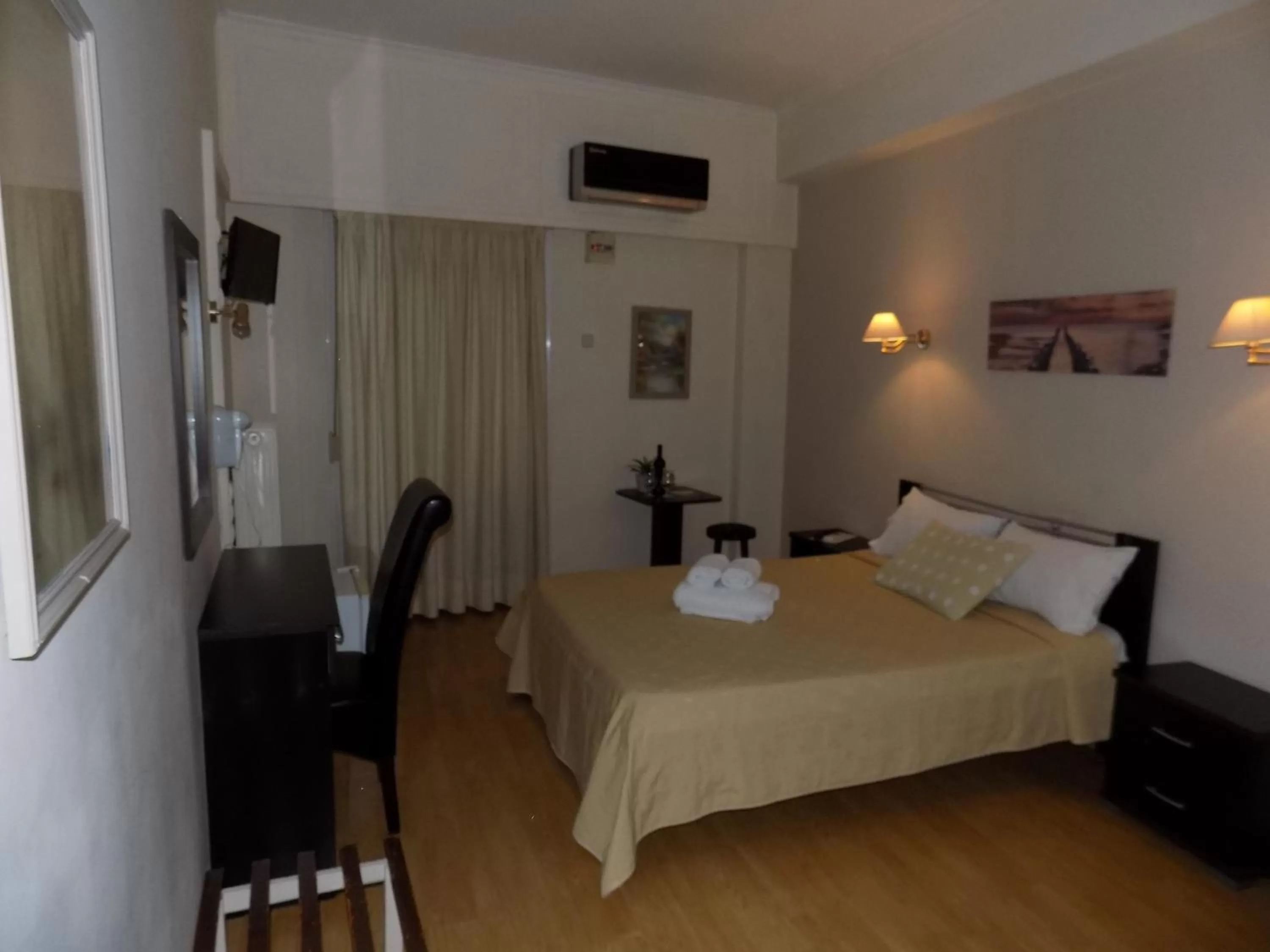 Bed in Hotel King Pyrros