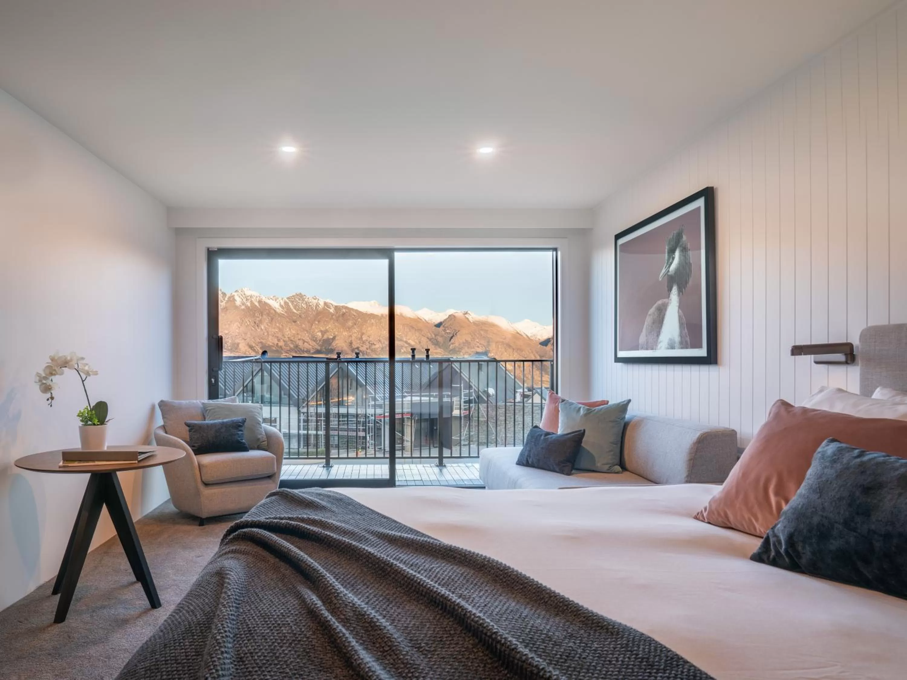 Mountain view, Bed in Kamana Lakehouse