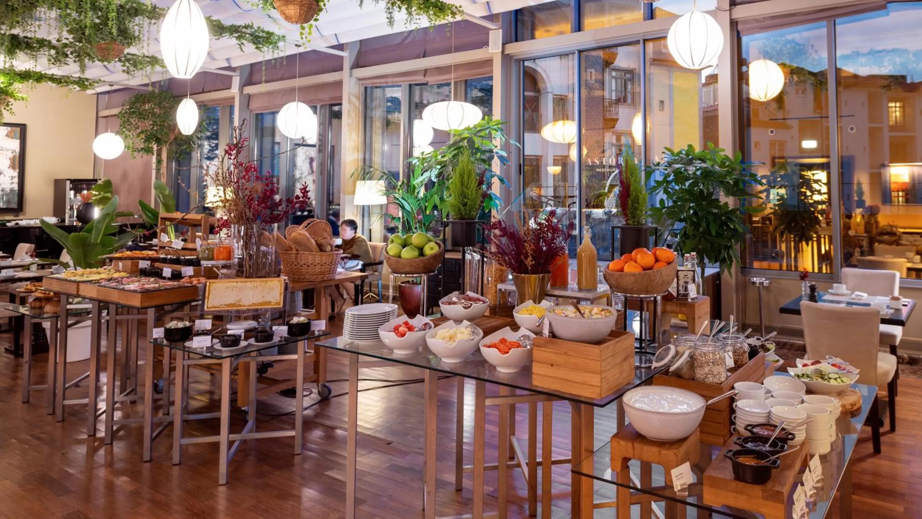 Restaurant/places to eat in InterContinental Porto - Palacio das Cardosas by IHG