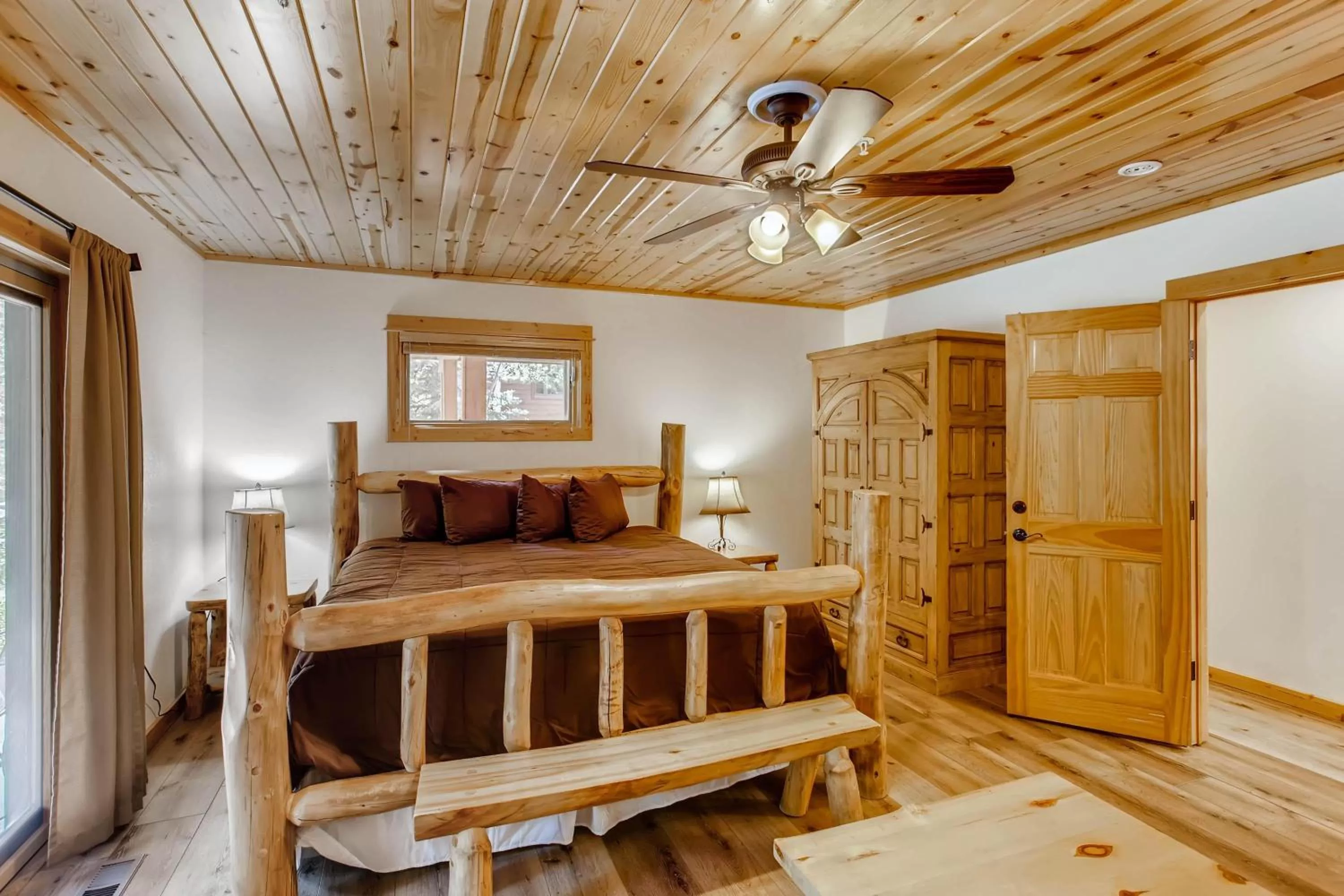 Bed in Estes Park Condos