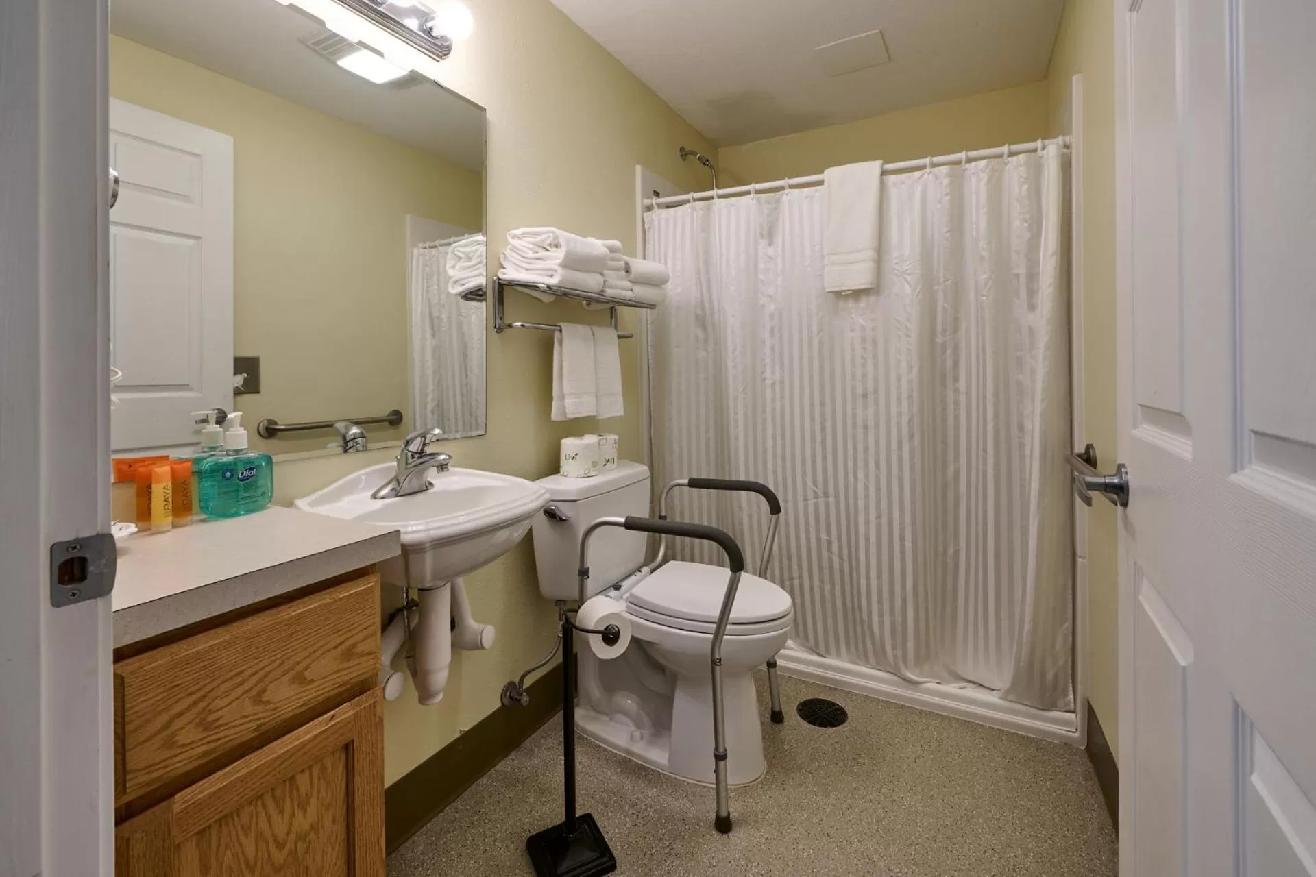 Shower, Bathroom in D Sands Rentals