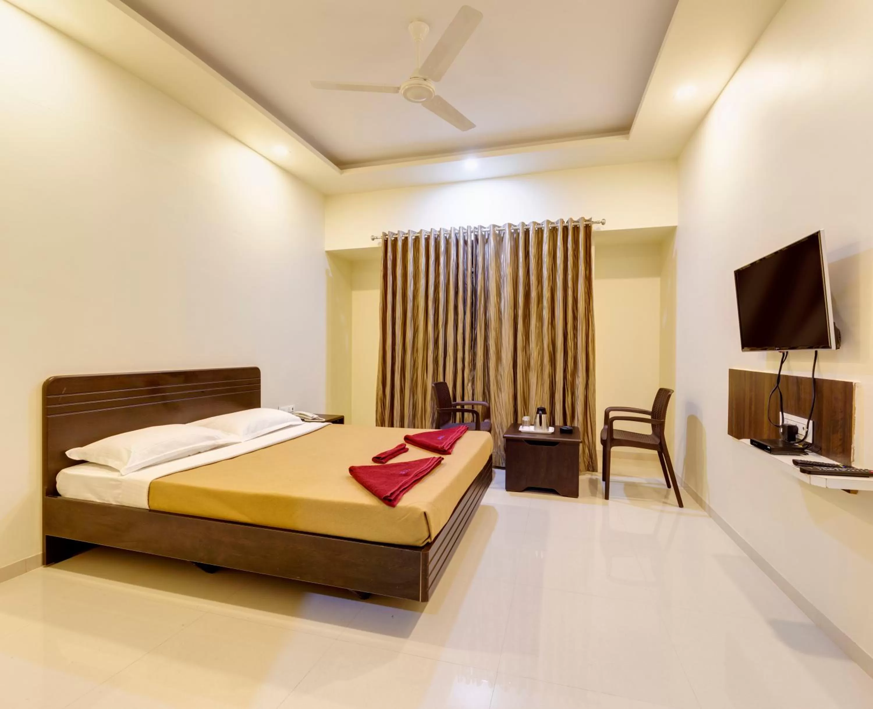 Bedroom, Bed in Hotel Galaxy Inn Kolhapur