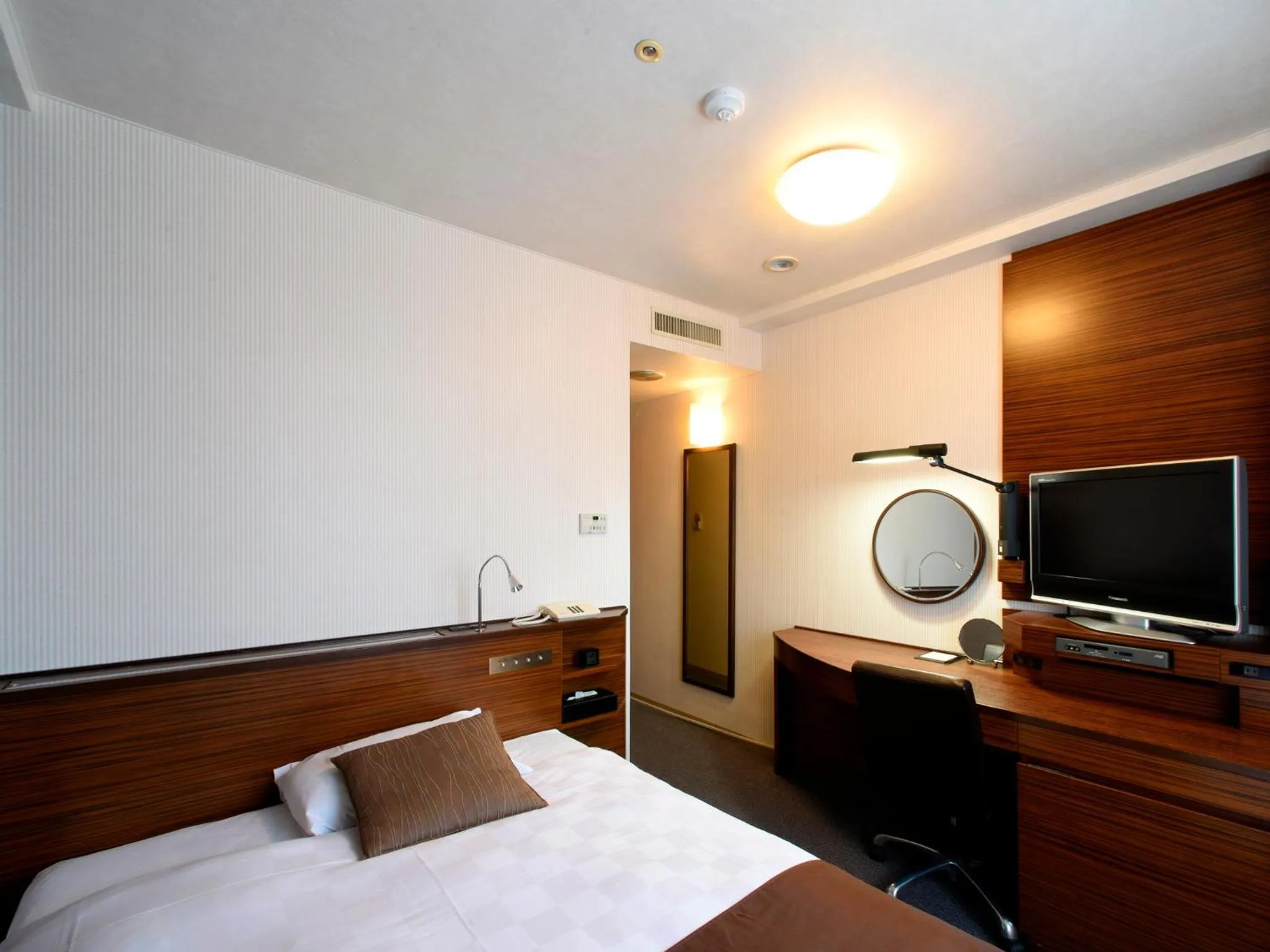 Photo of the whole room, Bed in Alpico Plaza Hotel