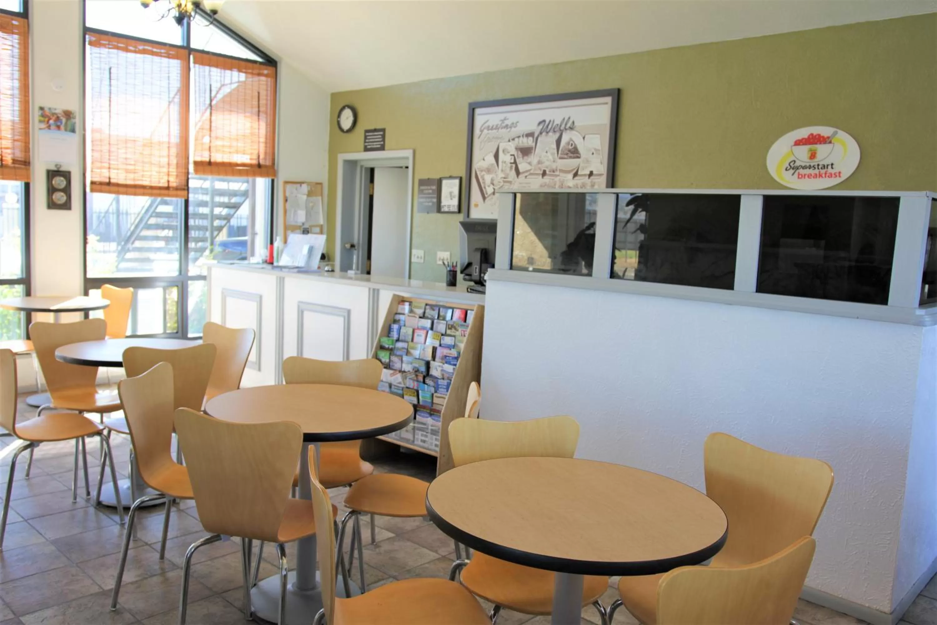 Lobby or reception in Super 8 by Wyndham Wells