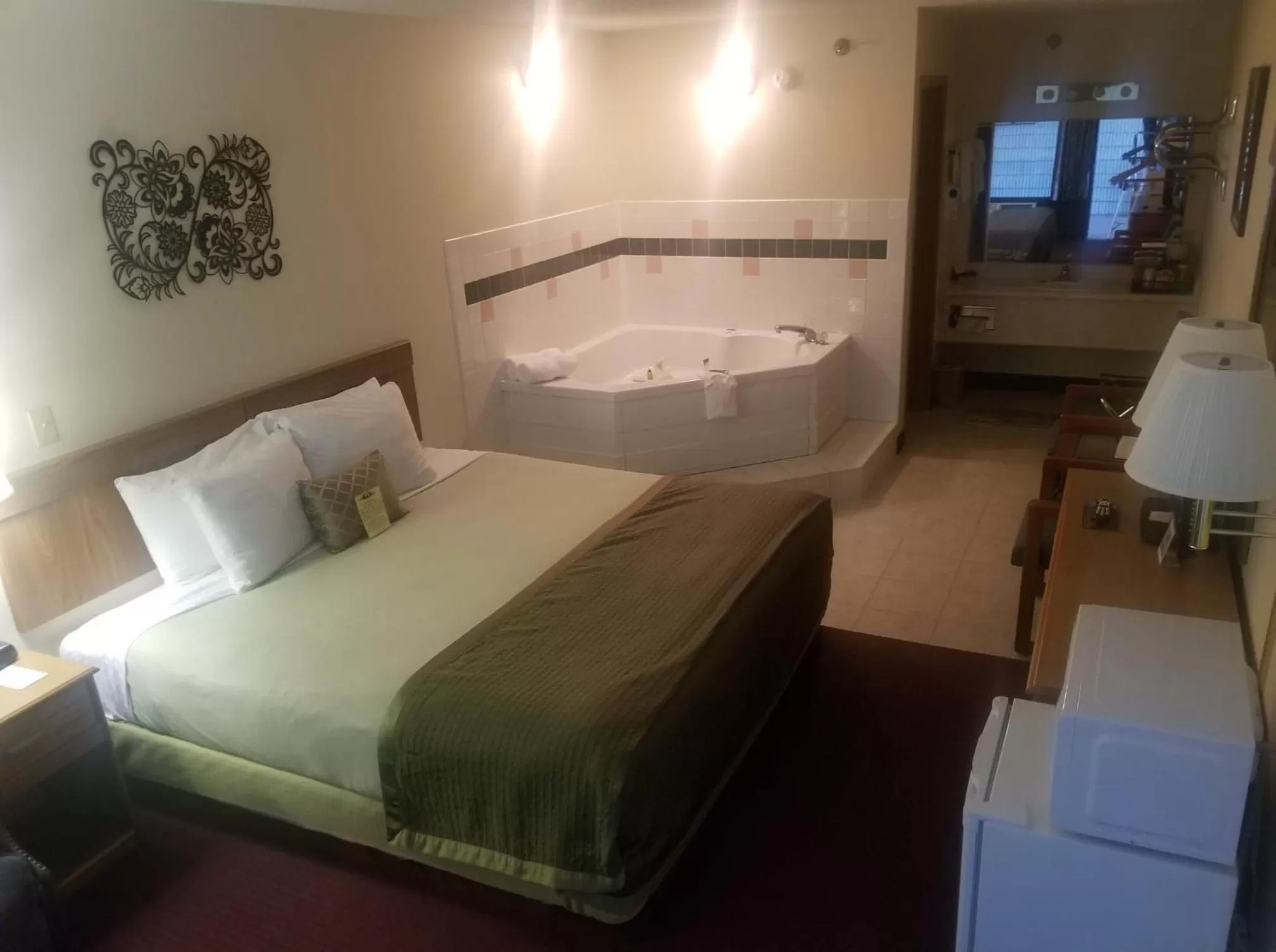 Bed in Ozark Valley Inn