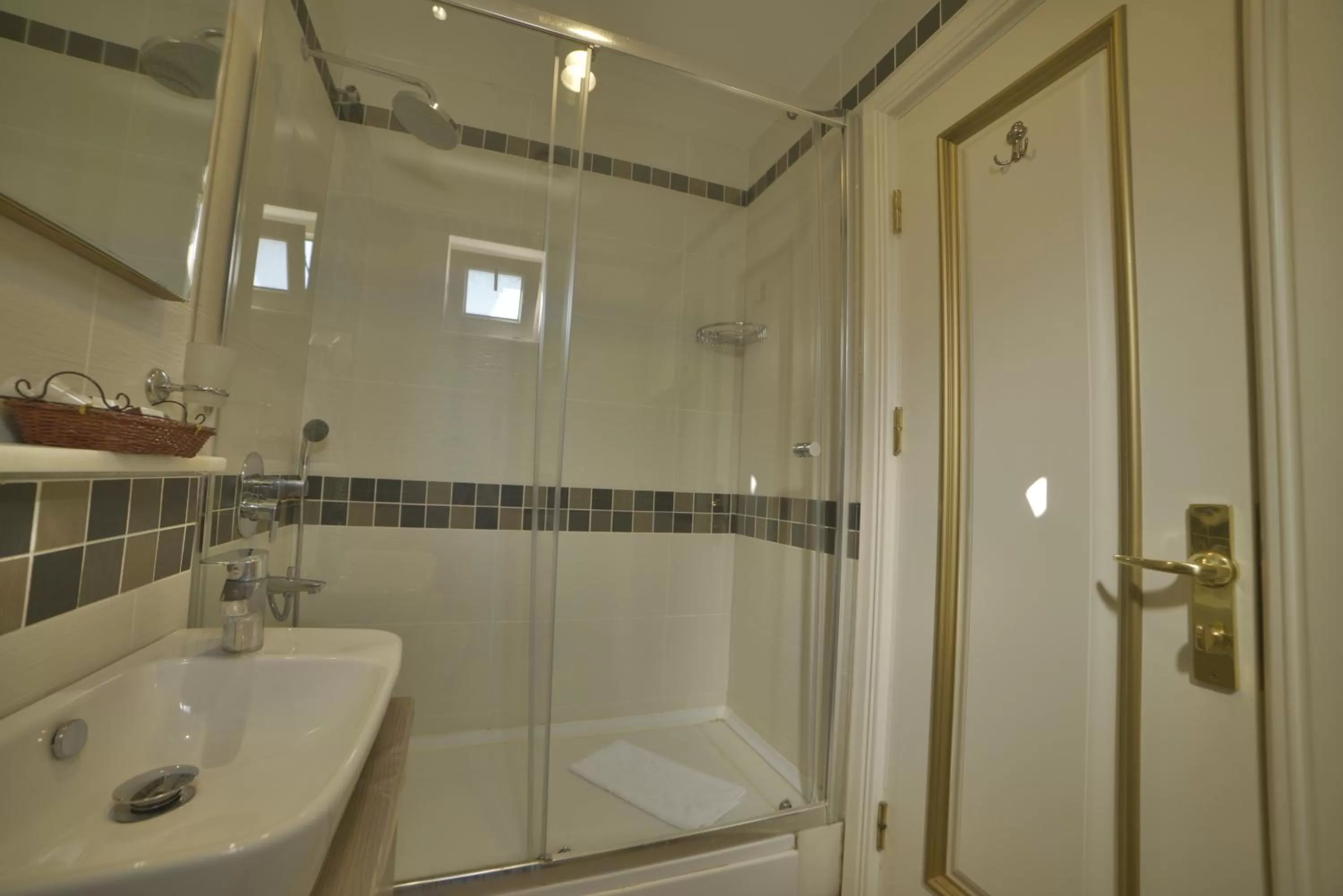 Shower in Sarnic Hotel & Sarnic Premier Hotel(Ottoman Mansion)
