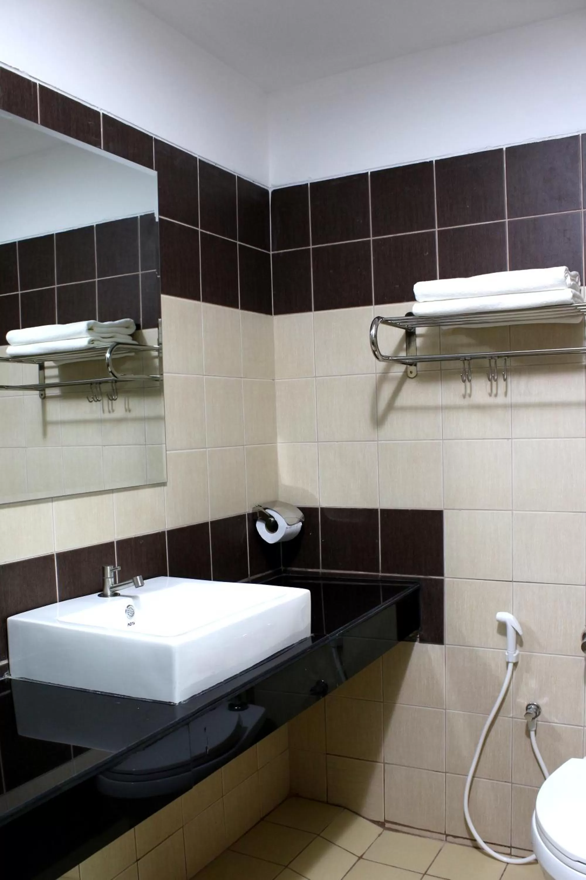 Bathroom in Bangkok 68