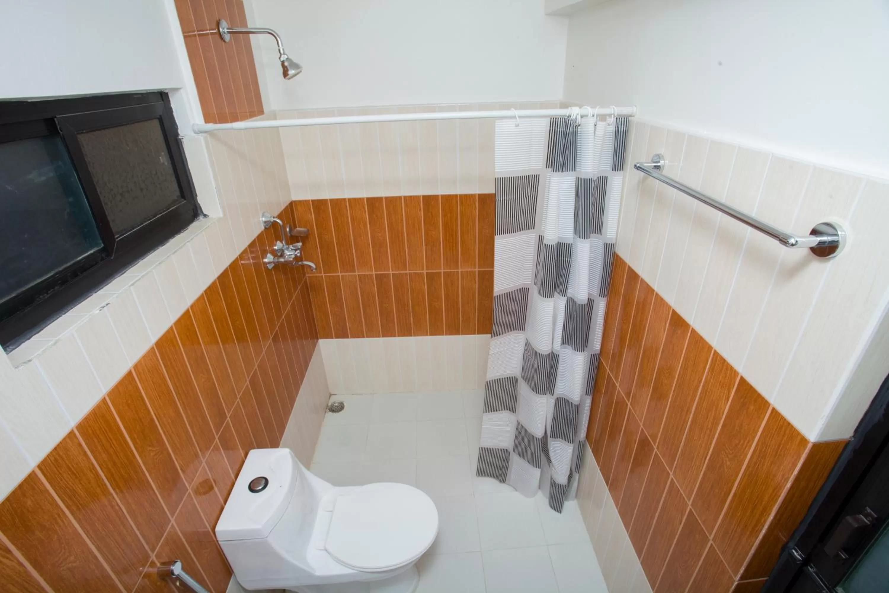 Shower in The North Face Inn