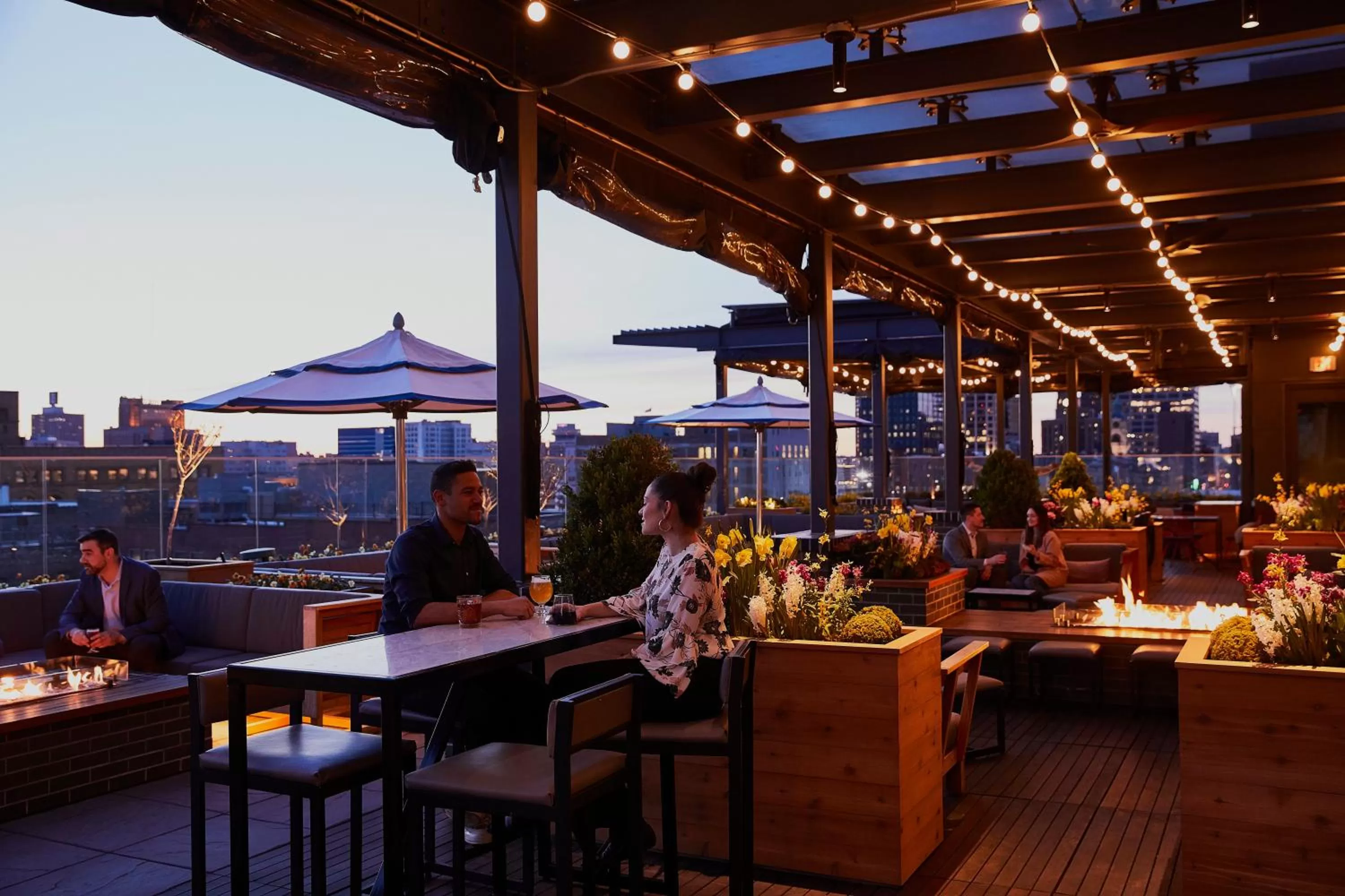 Restaurant/places to eat in Kimpton Journeyman Hotel by IHG