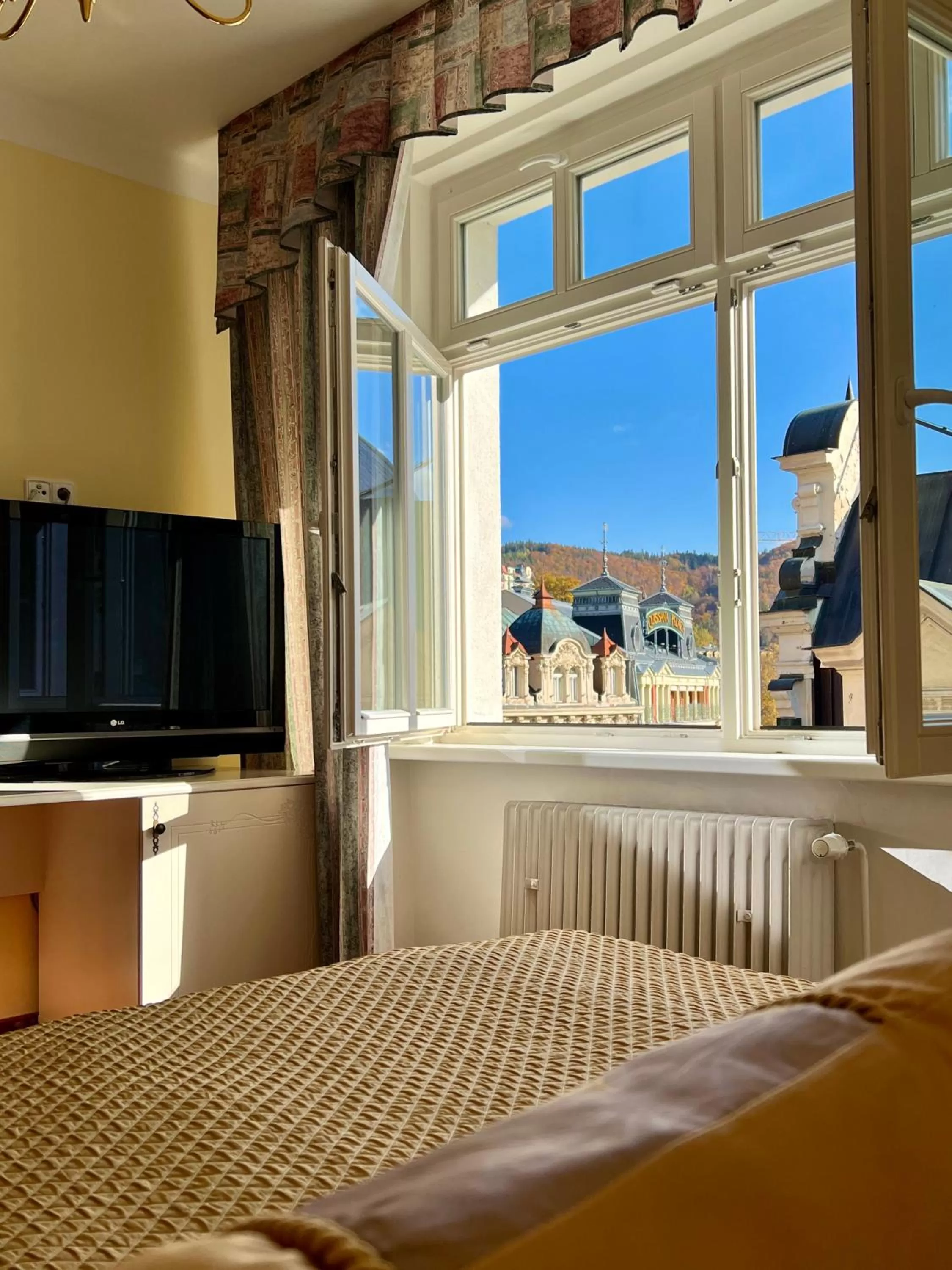 TV and multimedia in Zlatý Sloup