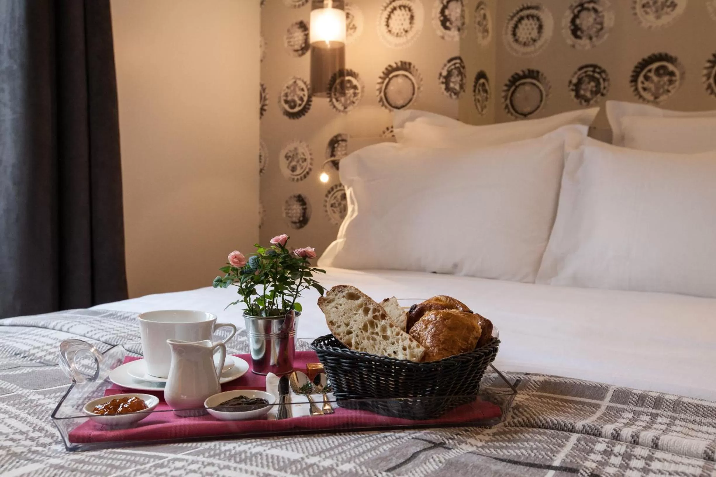 Bedroom, Bed in Le Mireille