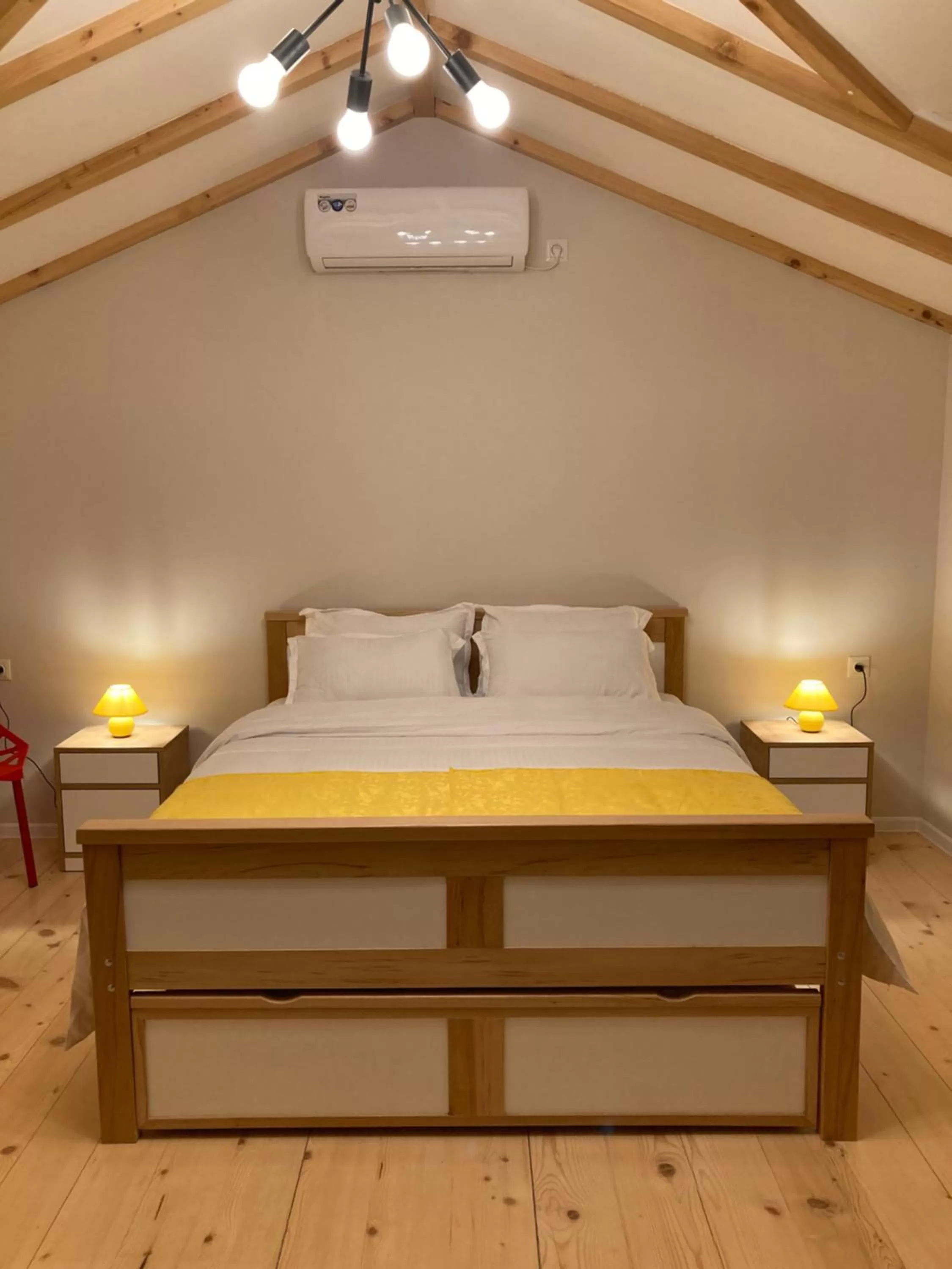 Bed in Borjomi Yellow Hotel