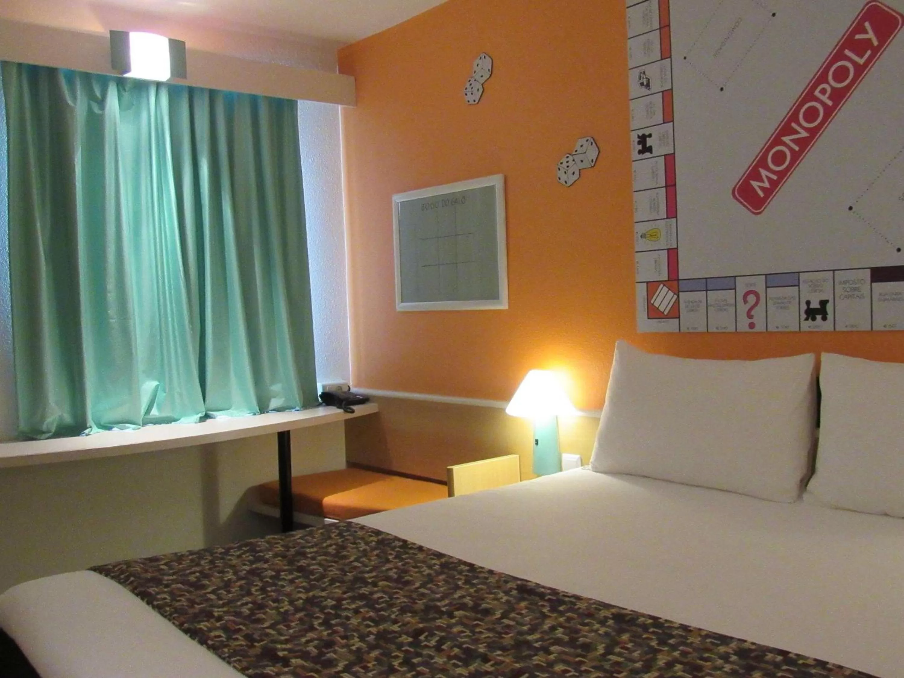 Photo of the whole room, Bed in Hotel Ibis Coimbra Centro