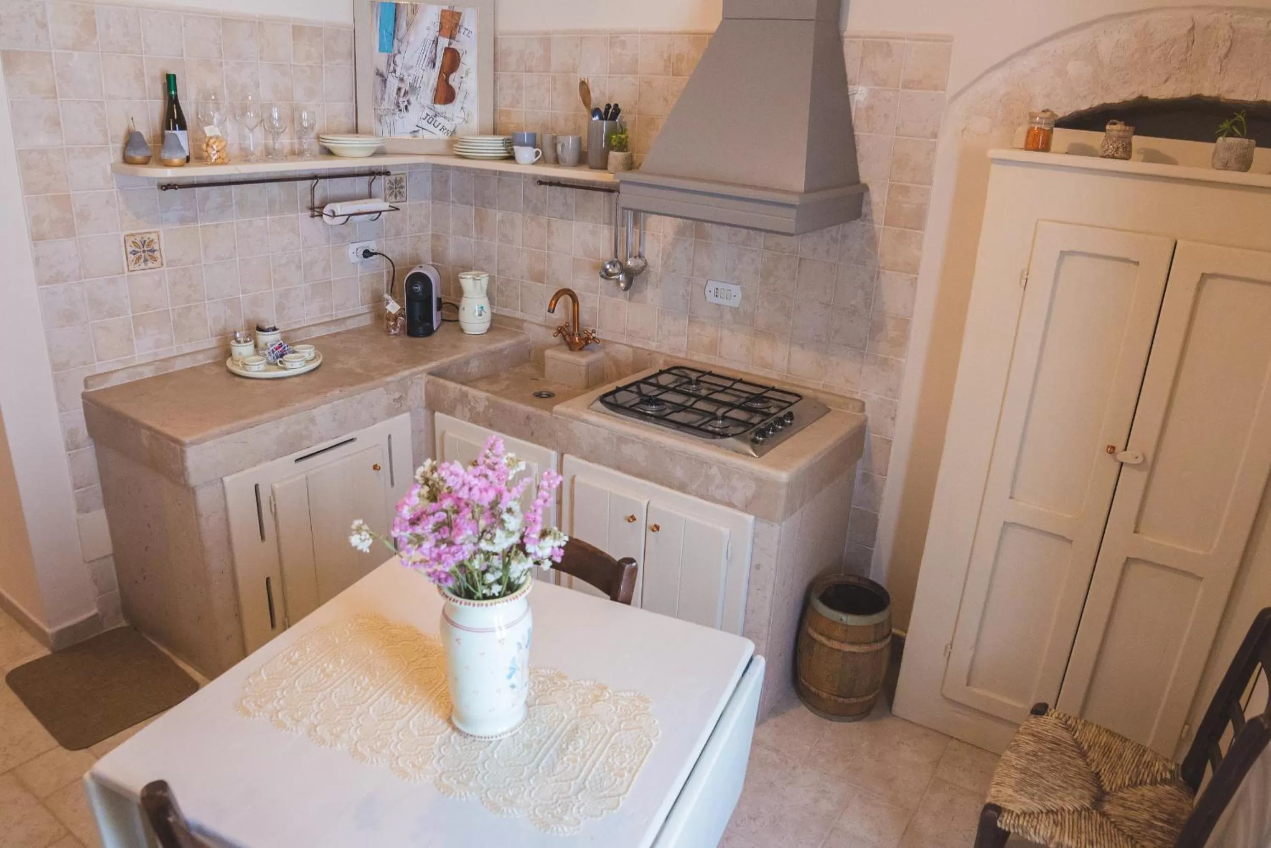 Kitchen or kitchenette in Albergo Diffuso Sotto le Cummerse