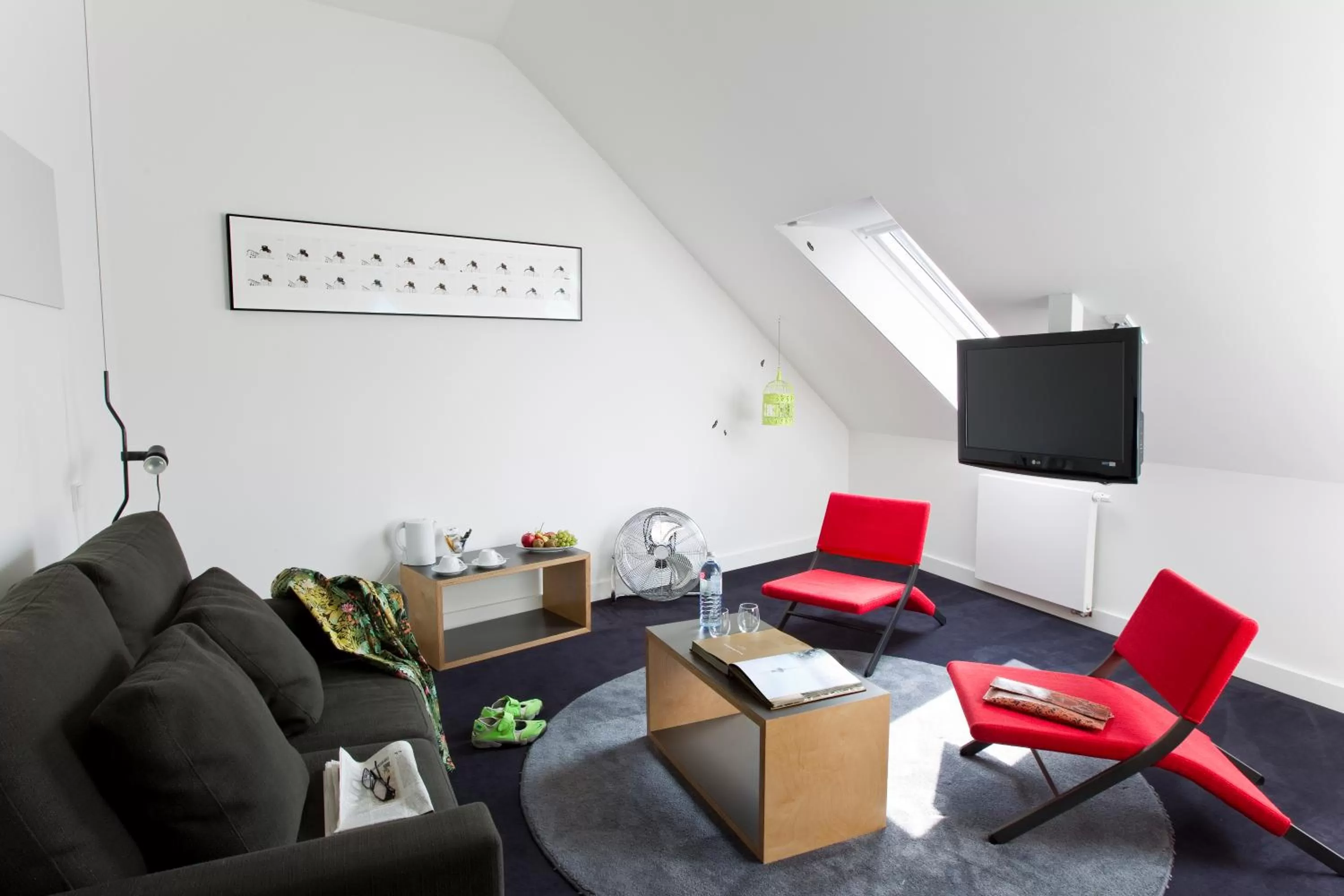 TV and multimedia in Hotel Gat Point Charlie