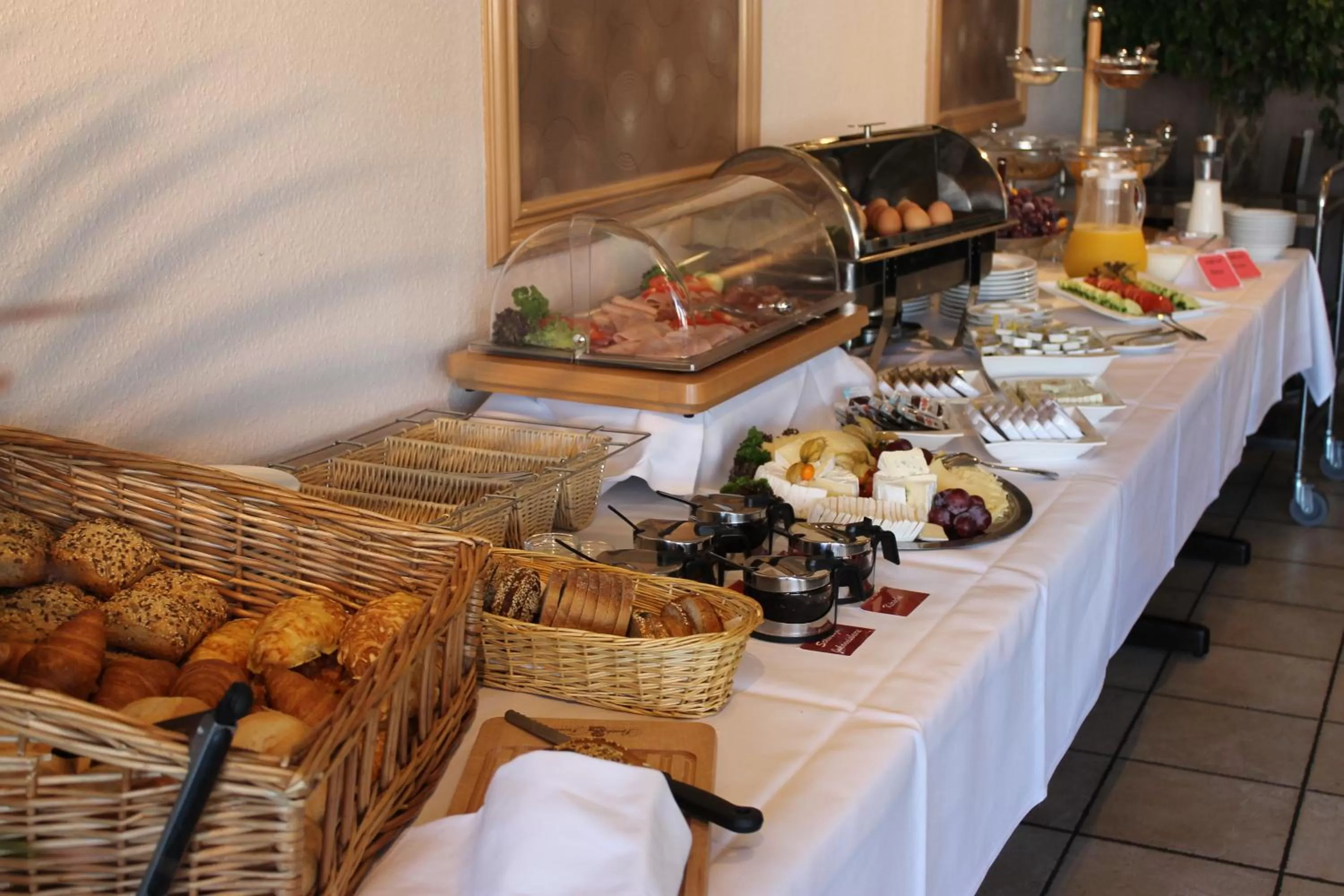 Restaurant/places to eat in Hotel Pension Am Hafen