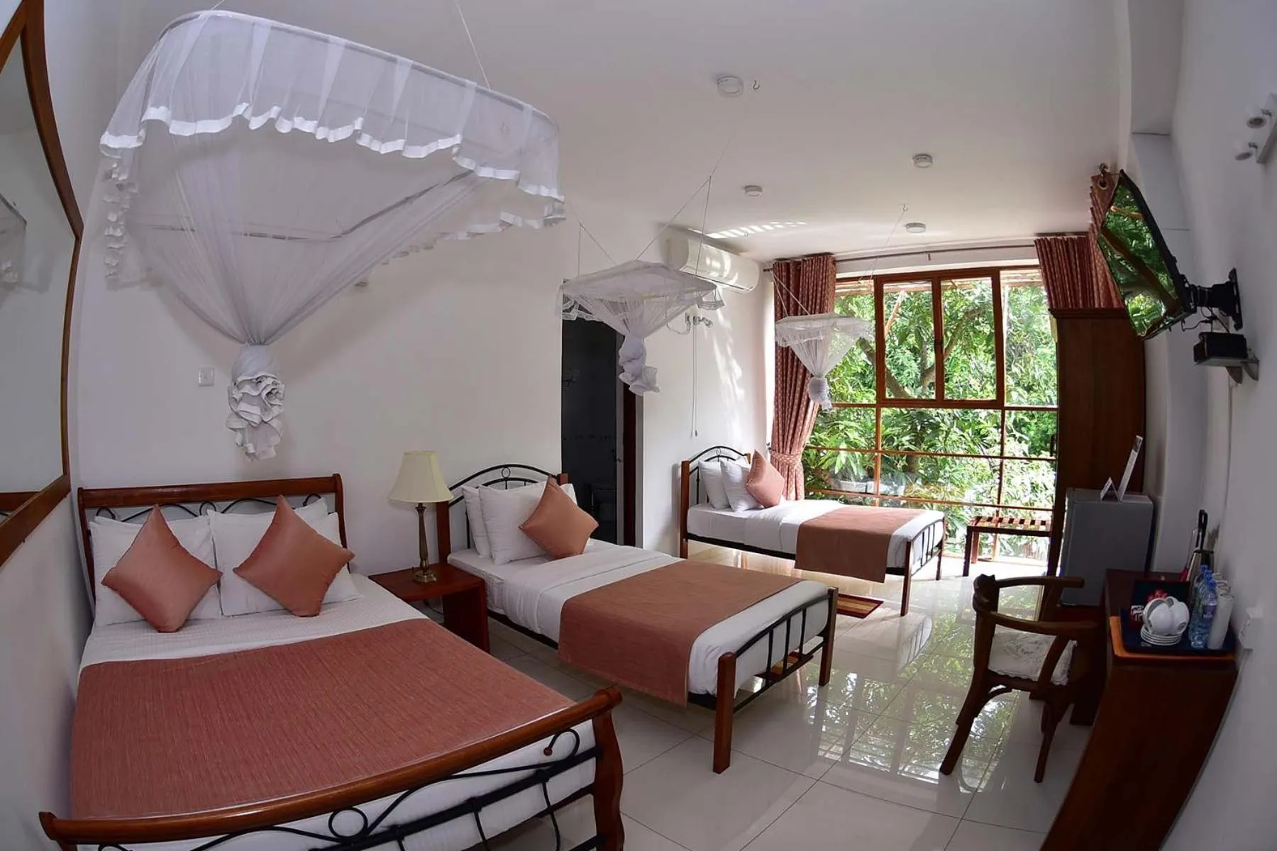 Bed in Colombo Villa