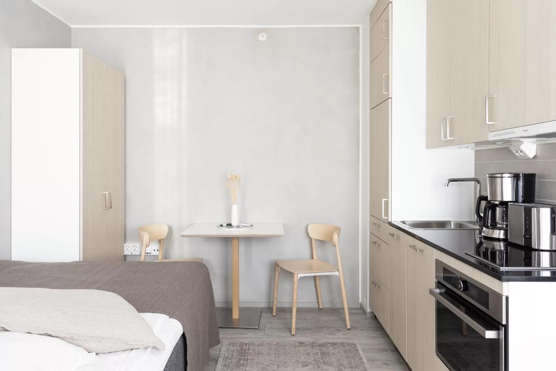 Kitchen or kitchenette, Bed in Noli Sörnäinen