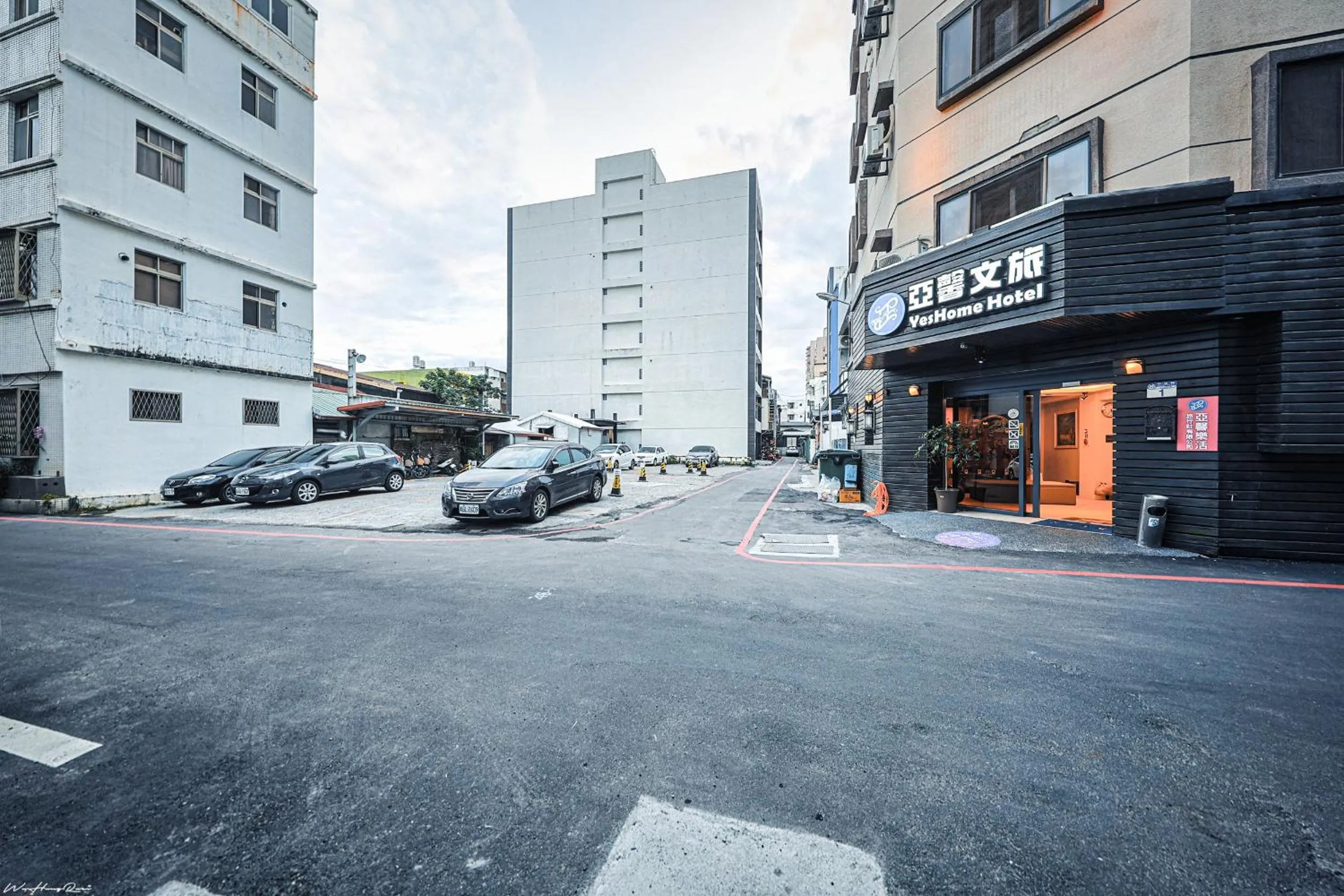 Property building in 亞馨文旅 近東大門夜市 有免費停車場 可自助入住