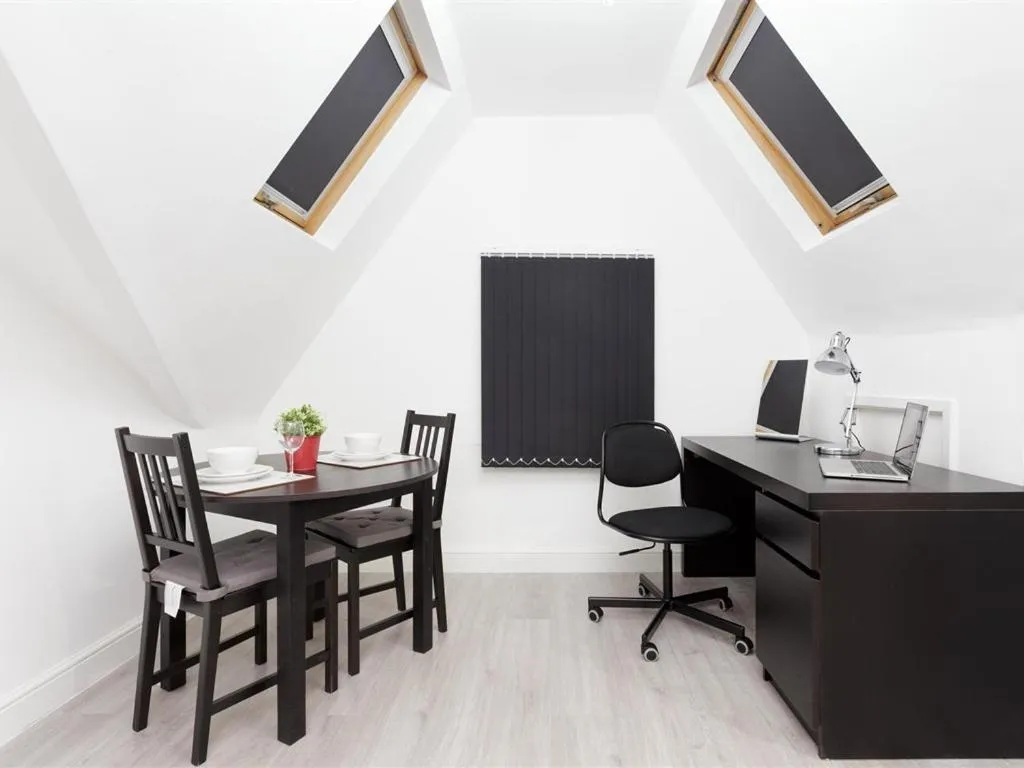 Two-Bedroom Superior Apartment in Live in Leeds Grange Apartments