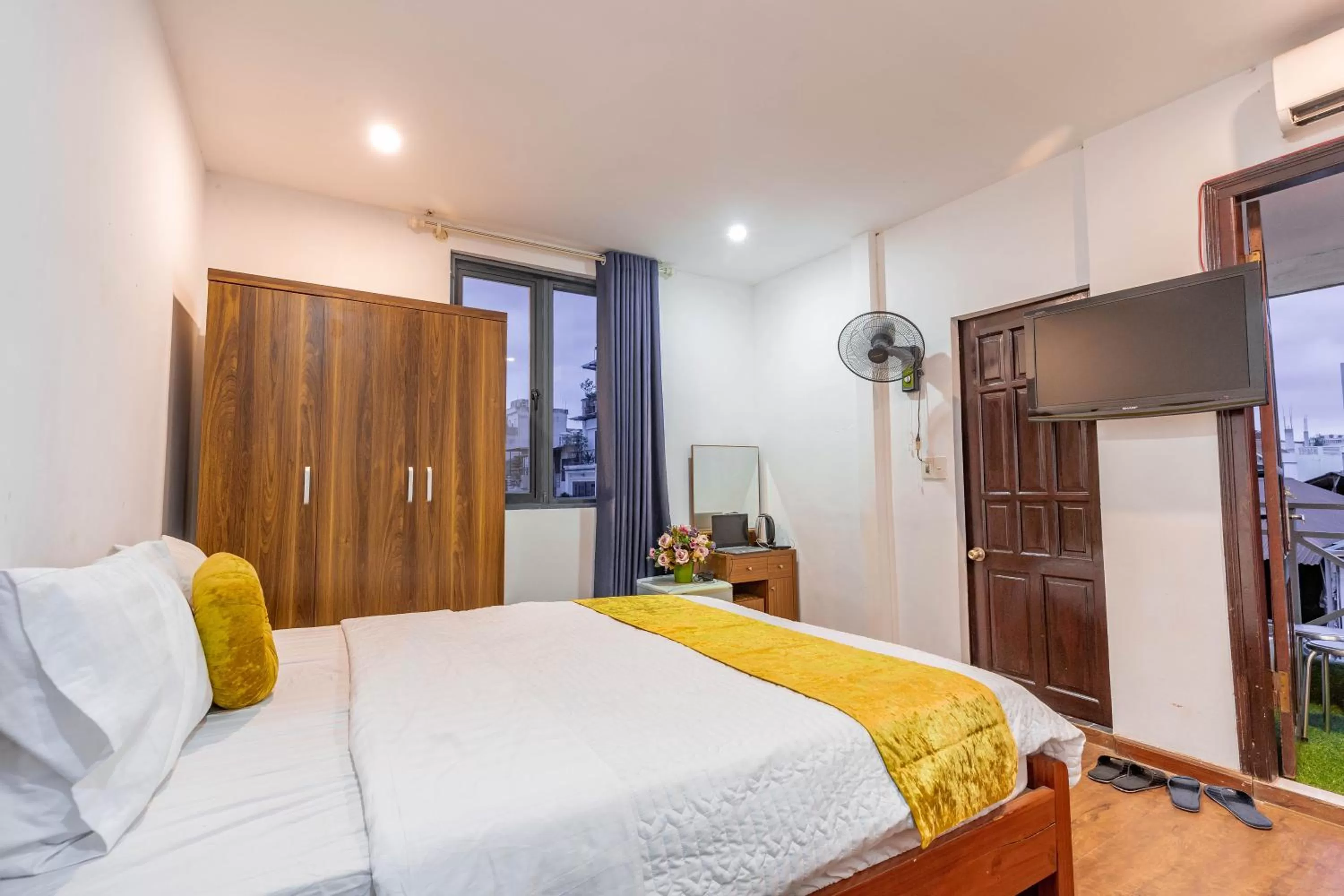 Bed in Hanoi View Legend Hotel