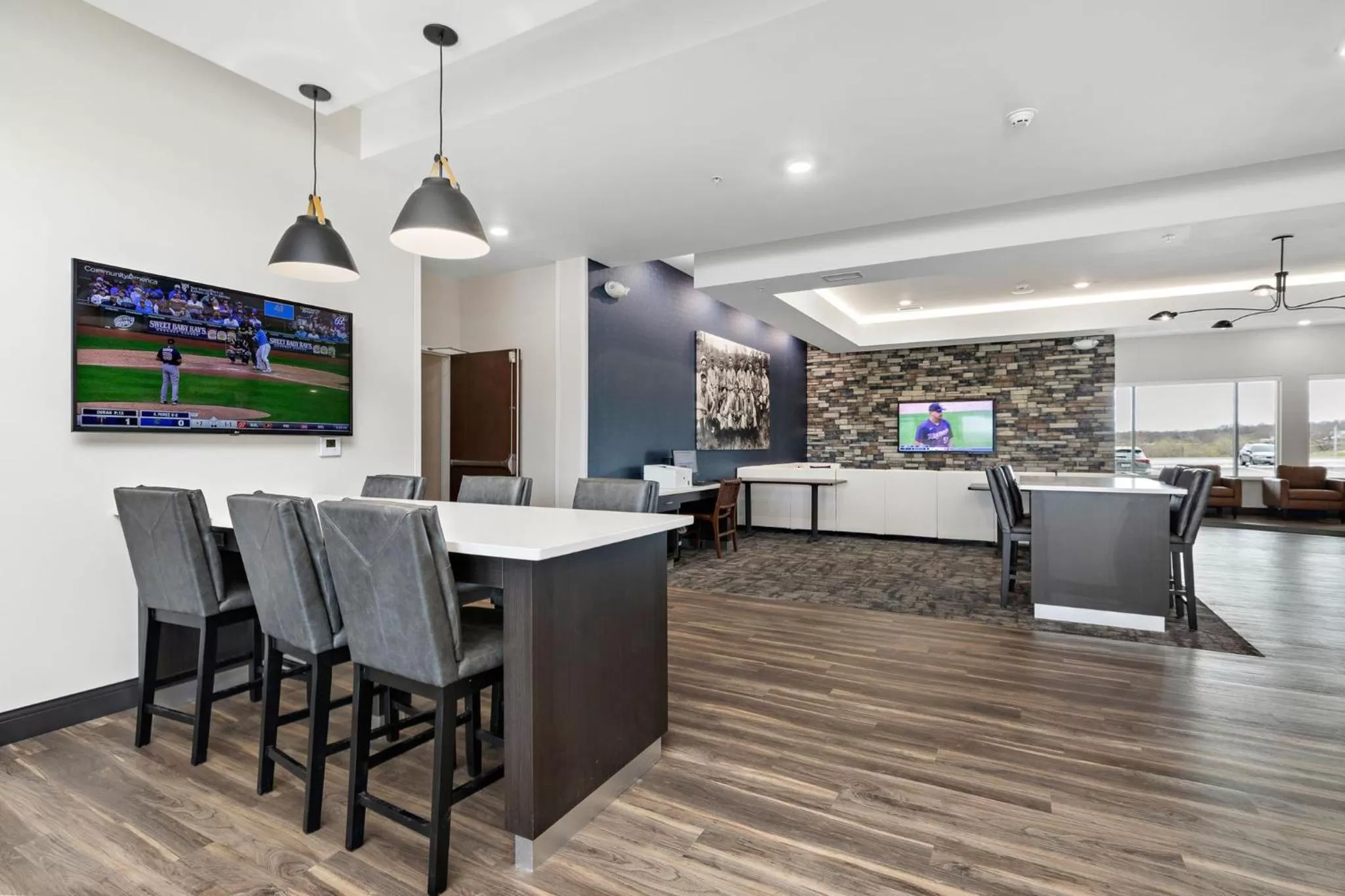 Property building in Holiday Inn Express Kansas City North Parkville by IHG