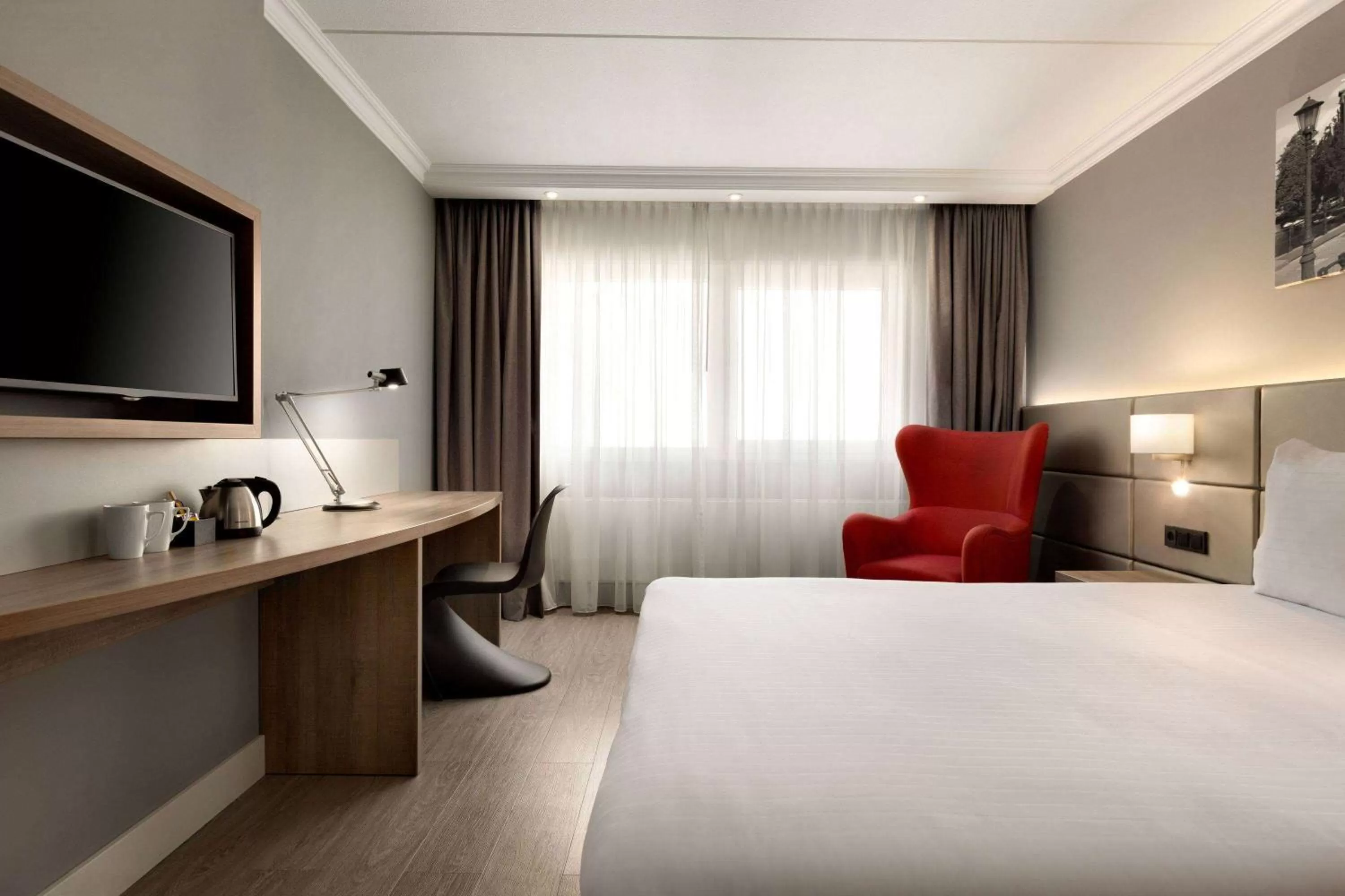 Bed in Ramada by Wyndham Amsterdam Airport Schiphol