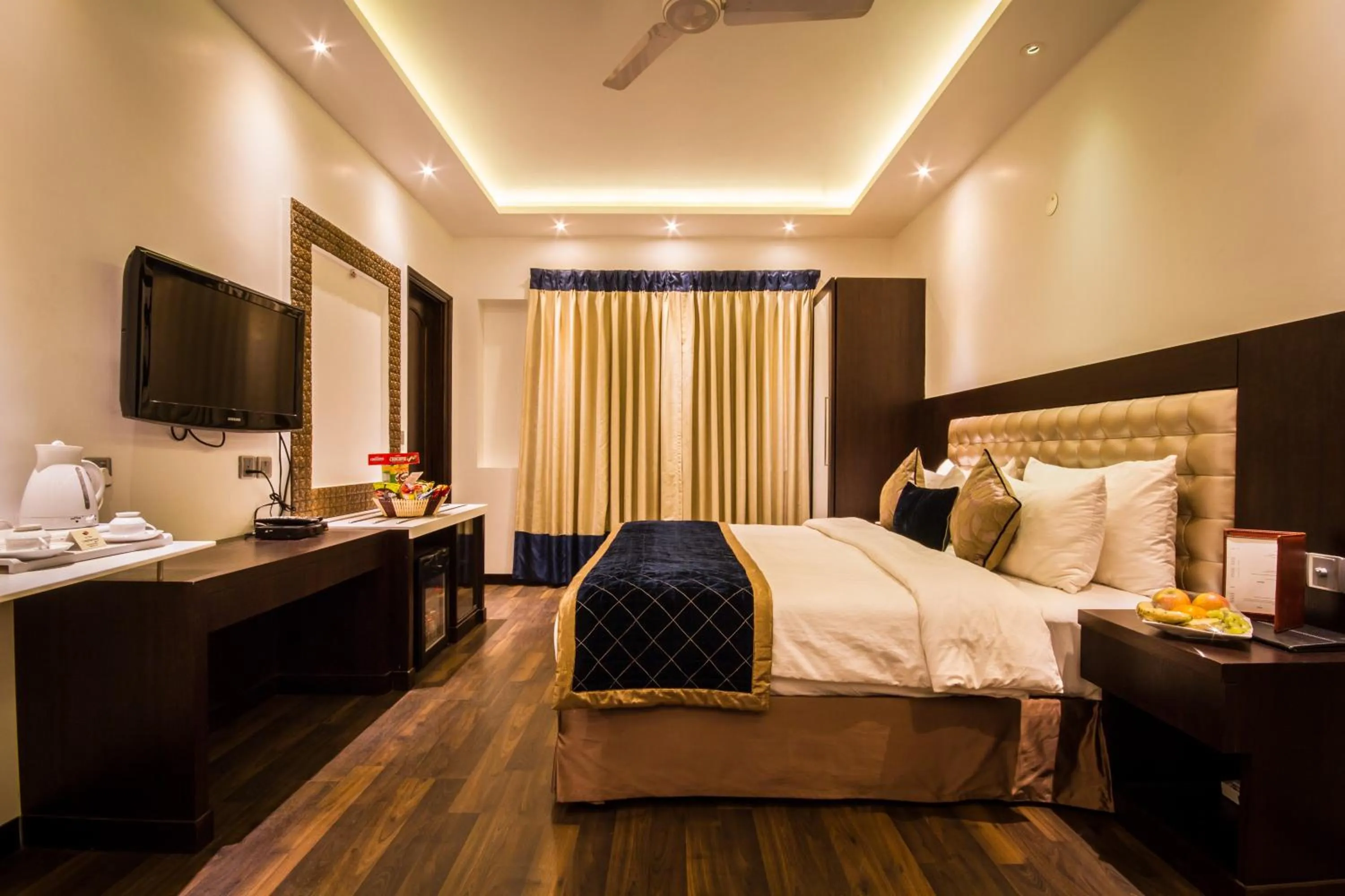 TV and multimedia, Bed in Hotel Grand Godwin - Near New Delhi Railway Station - Paharganj