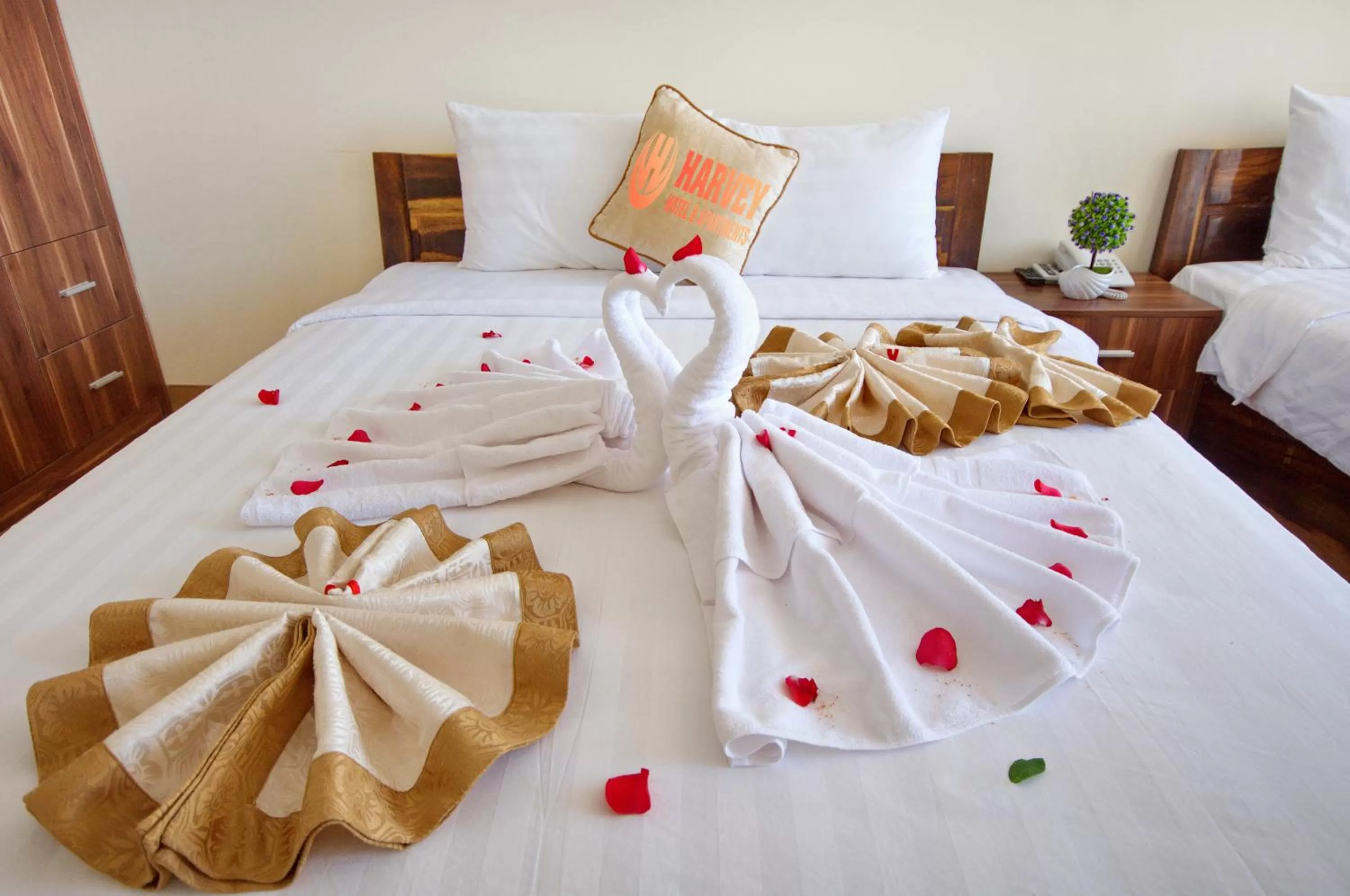 Bed in Harvey Hotel & Apartments