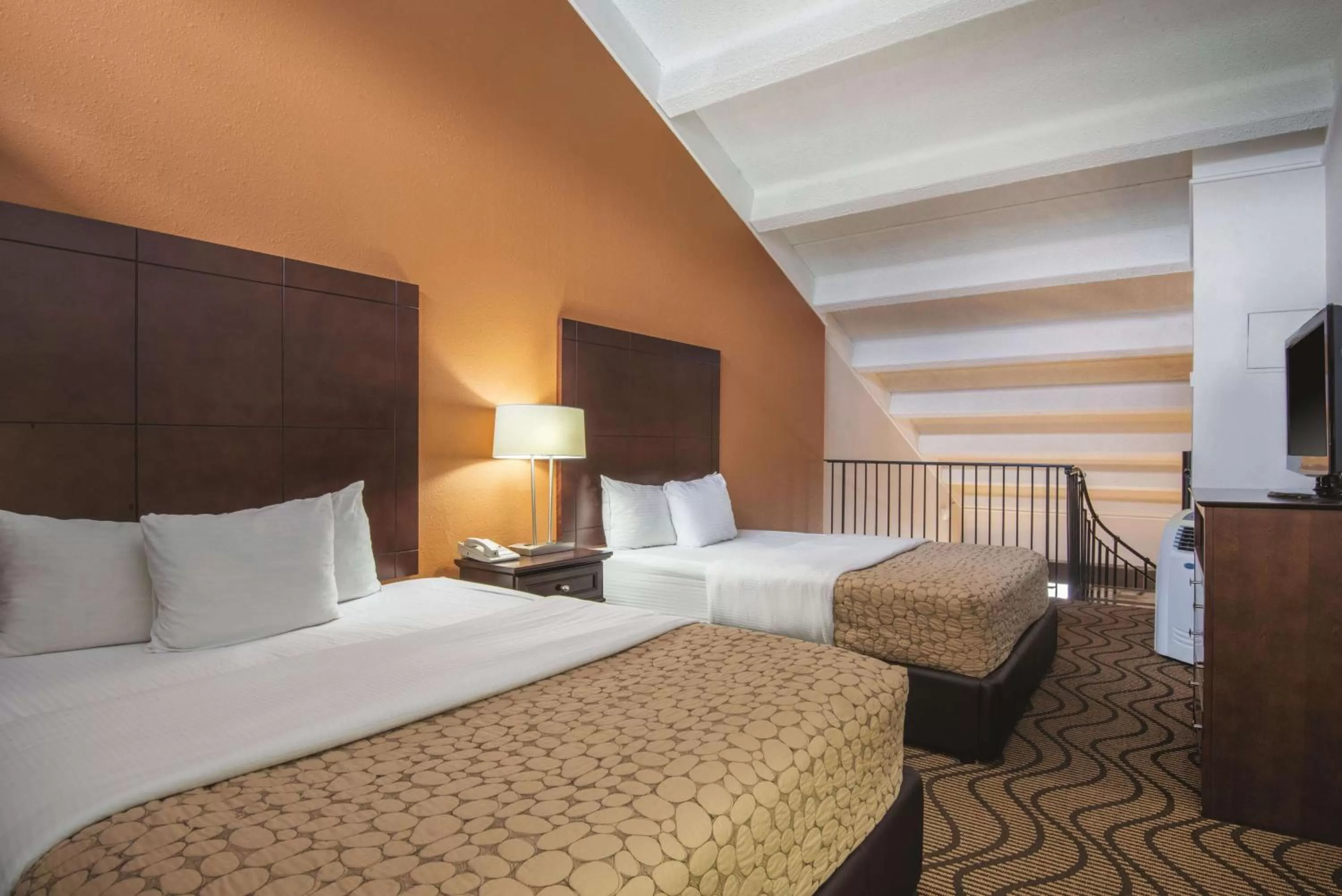 Photo of the whole room, Bed in La Quinta by Wyndham Silverthorne - Summit Co