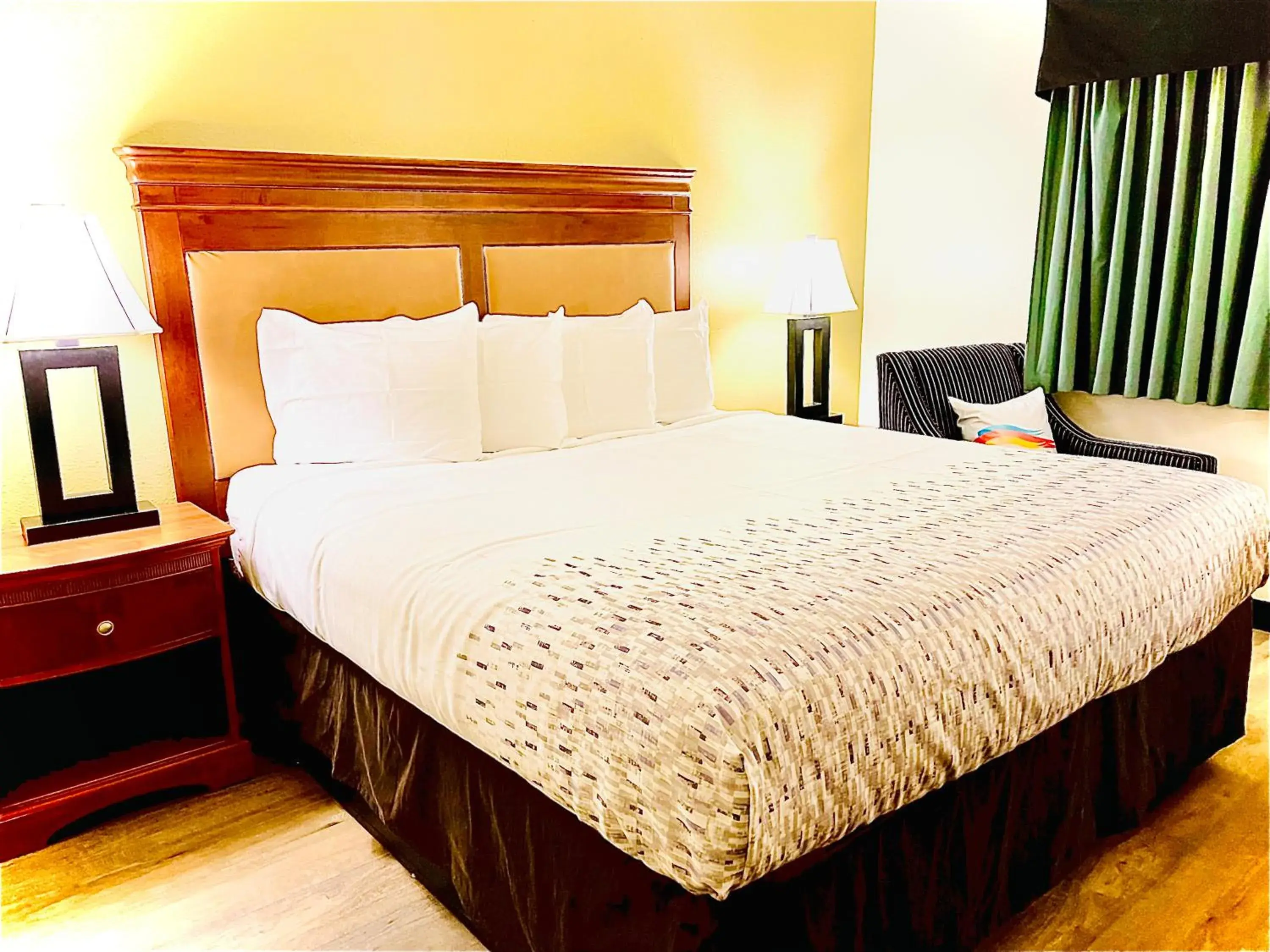 King Room - Non-Smoking in Baymont by Wyndham Hutchinson King Room - Non-Smoking in Baymont by Wyndham Hutchinson