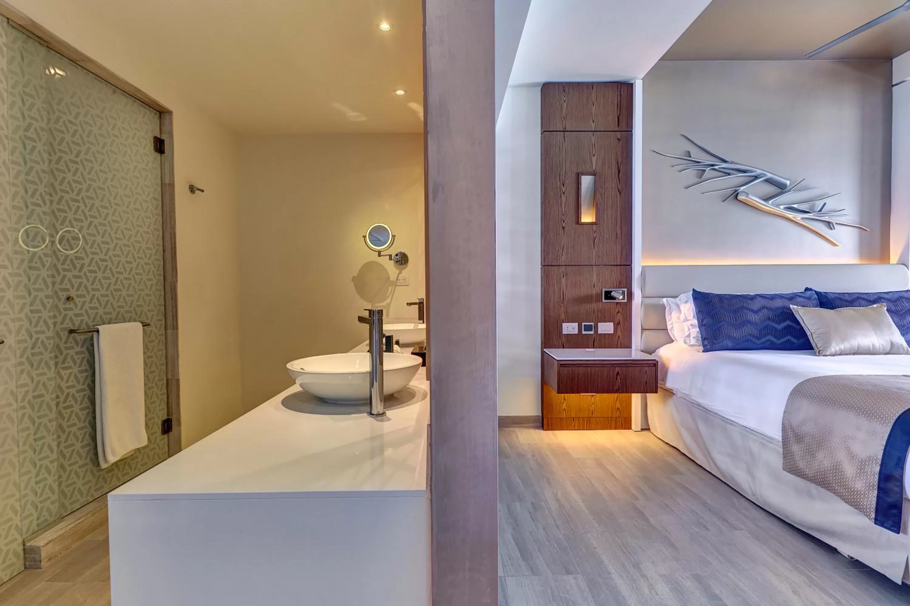 Bed in Royalton CHIC Cancun, An Autograph Collection All-Inclusive Resort - Adults Only