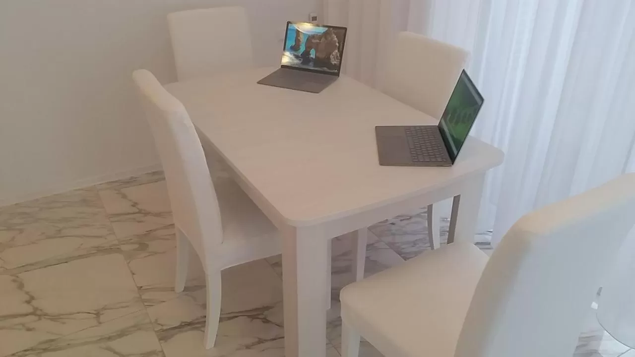 TV and multimedia, Dining Area in PURE WELLNESS SEA-VIEW Beluga & Dolphin Luxury HOTEL apartments