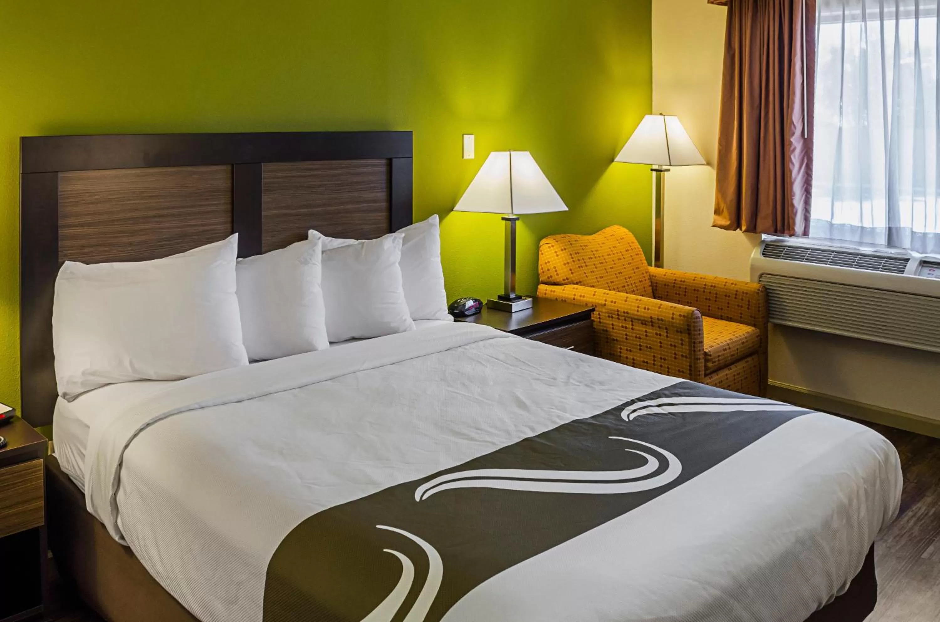 King Room - Non-Smoking in Quality Inn Biloxi Beach