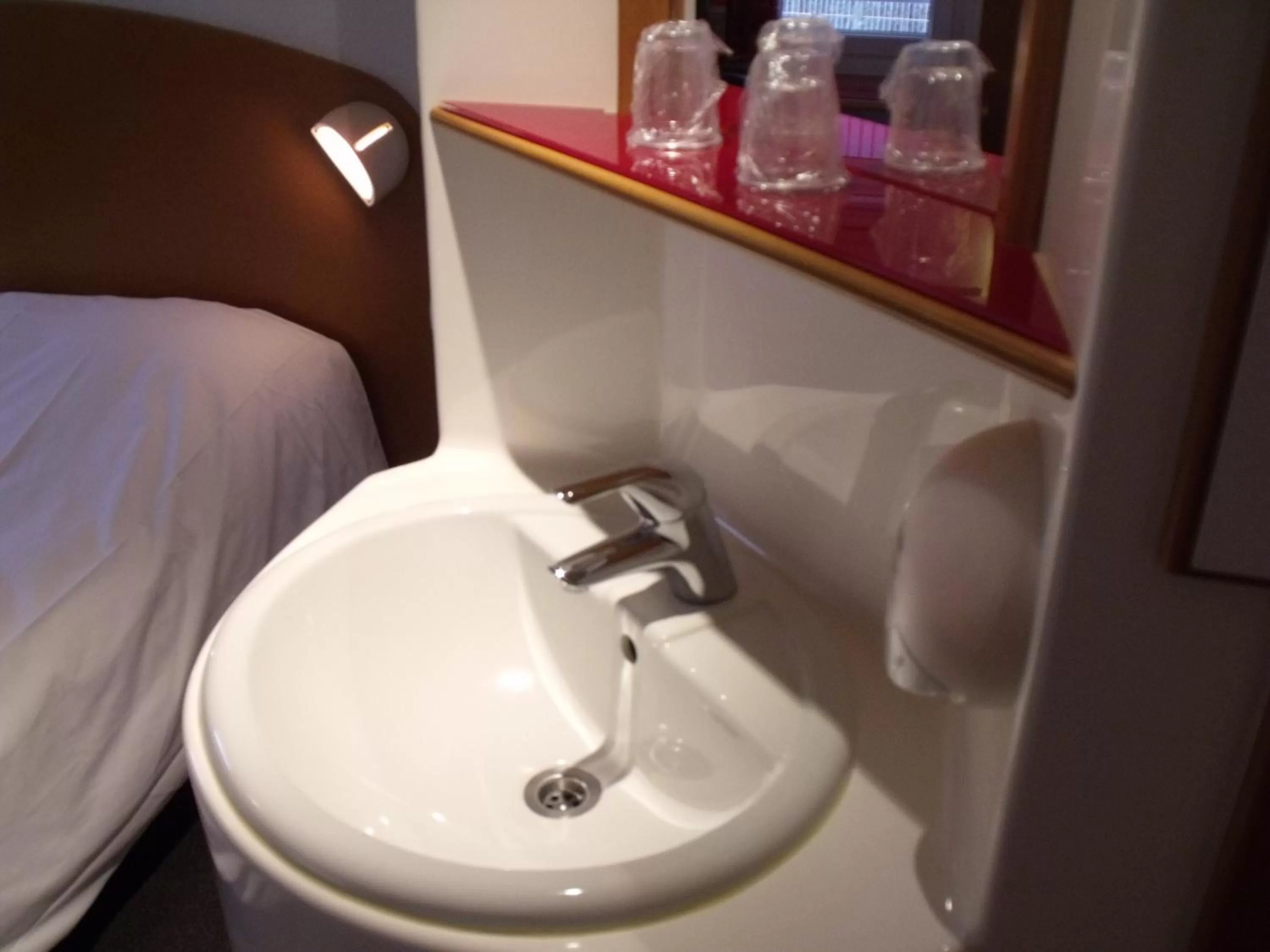 Bathroom in Quick Palace Auxerre